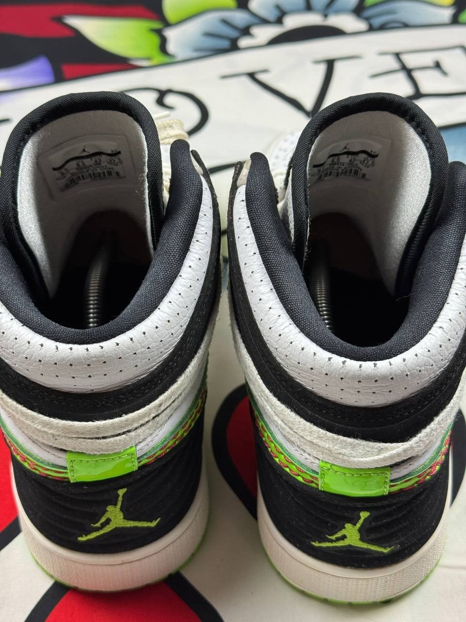 Jordan Brand Rare Nike Air Jordan 1 Retro Electric Green Basketball Size US 9.5 / EU 42-43 - 12 Thumbnail