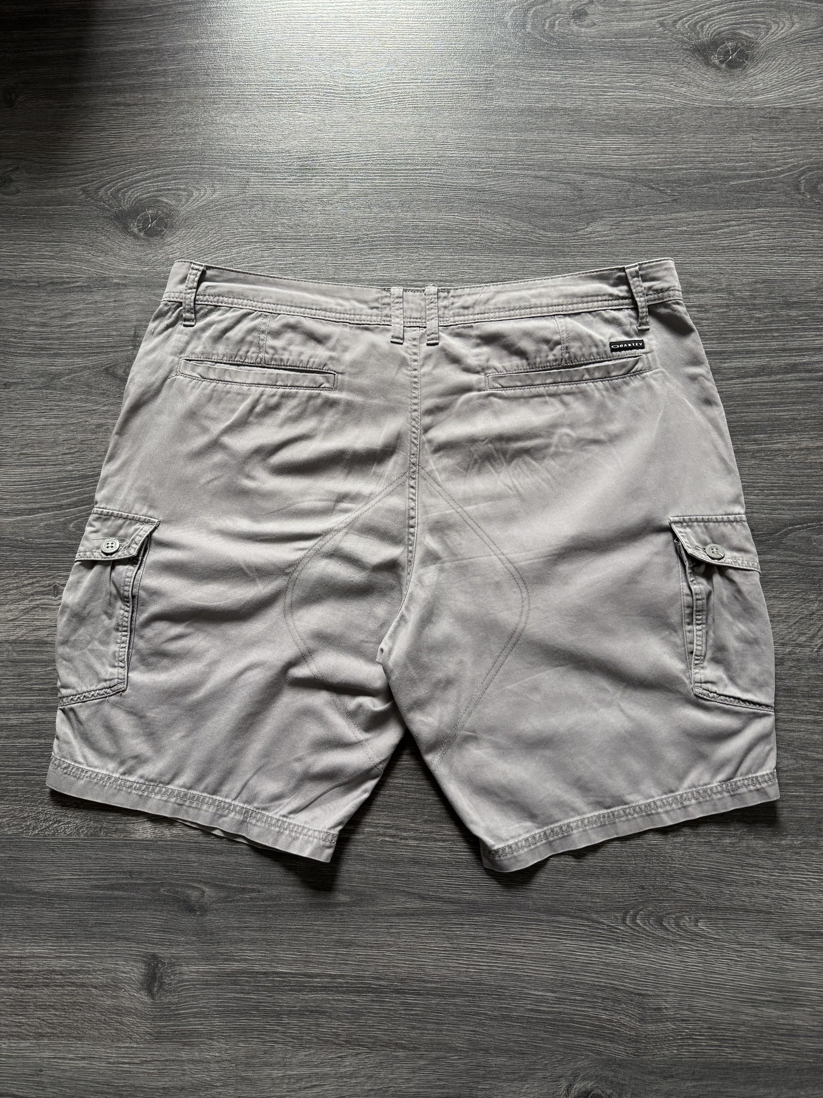 Oakley Y2K Vintage Oakley Cargo Shorts Size US 40 / EU 56 - 2 Thumbnail