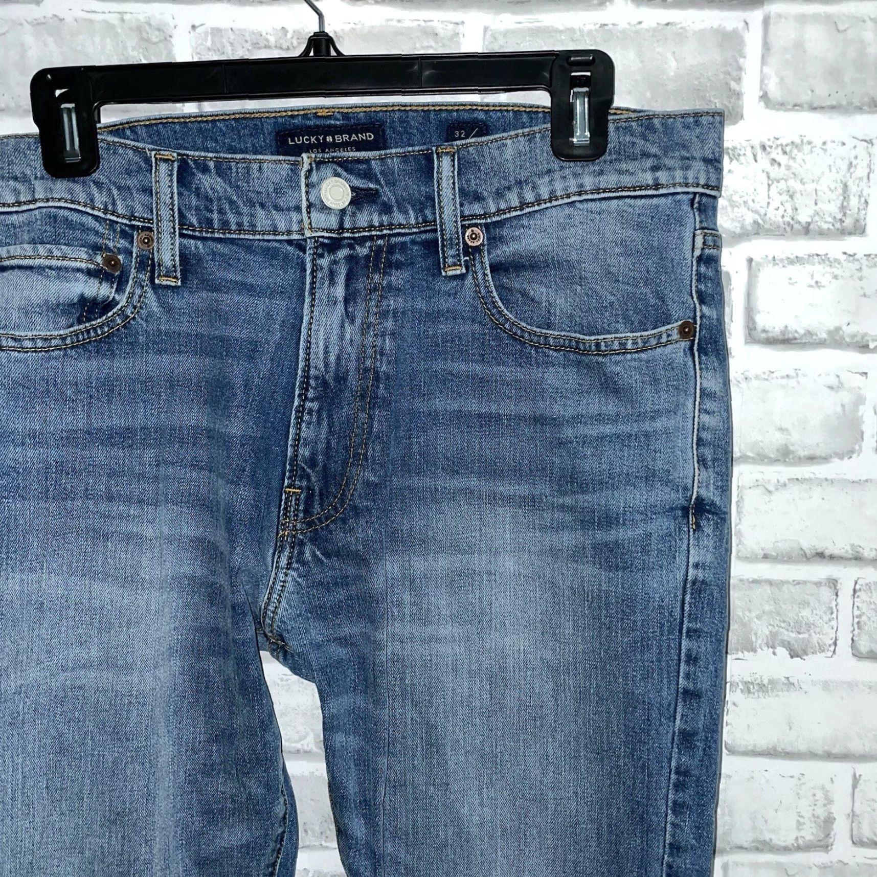 Lucky Brand VINTAGE? Actually not vintage. Lucky Brand Jeans Men 32x30 Slim Taper Blue Denim 105 Slim Tapered Blue Mens 32x30 Size US 32 / EU 48 - 2 Thumbnail