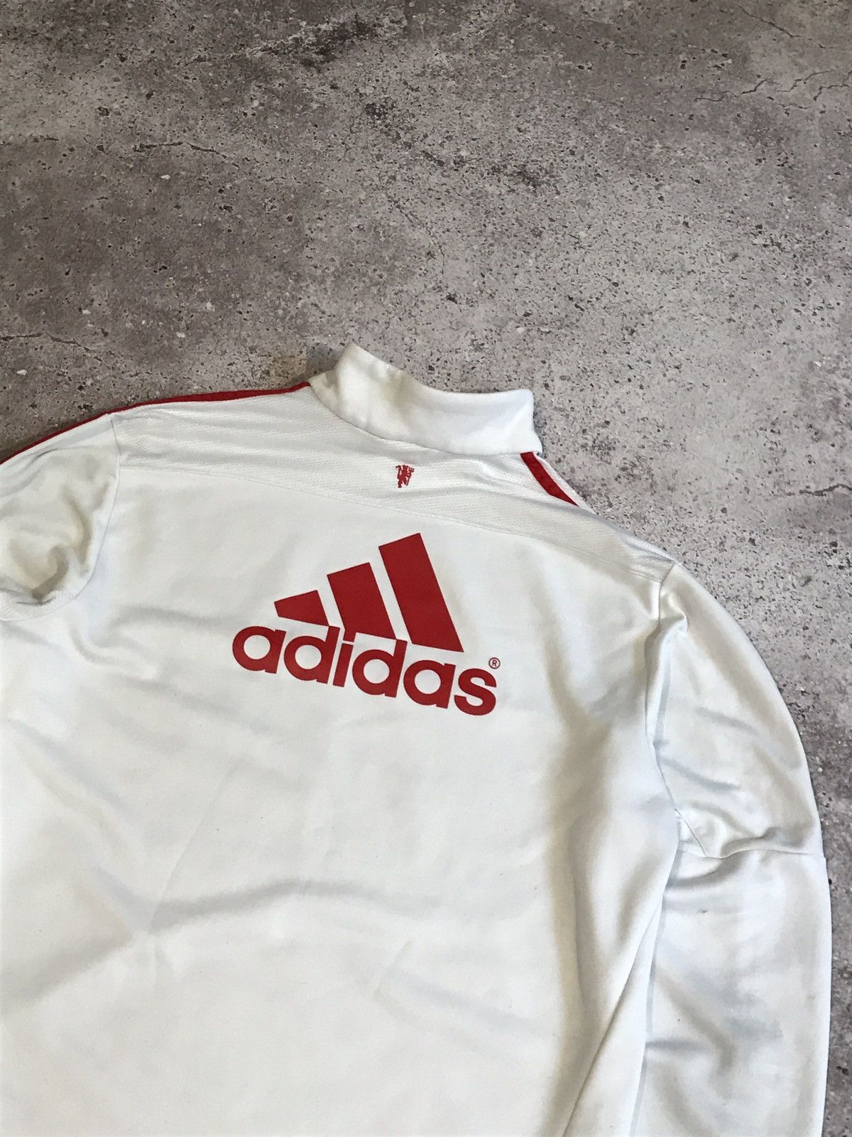 Adidas Vintage Sweatshirt Adidas Manchester United Big Logo Faded Size US M / EU 48-50 / 2 - 4 Thumbnail