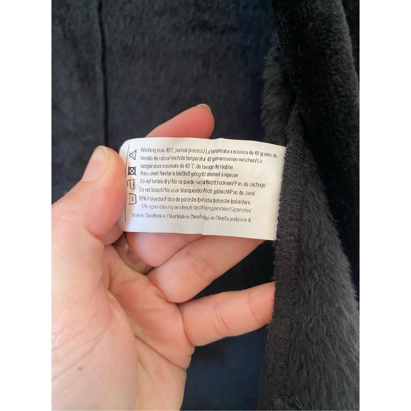 FUZZI Ekouaer Black Fuzzy Lightweight Blanket Shaw, Size Large Size L / US 10 / IT 46 - 5 Thumbnail