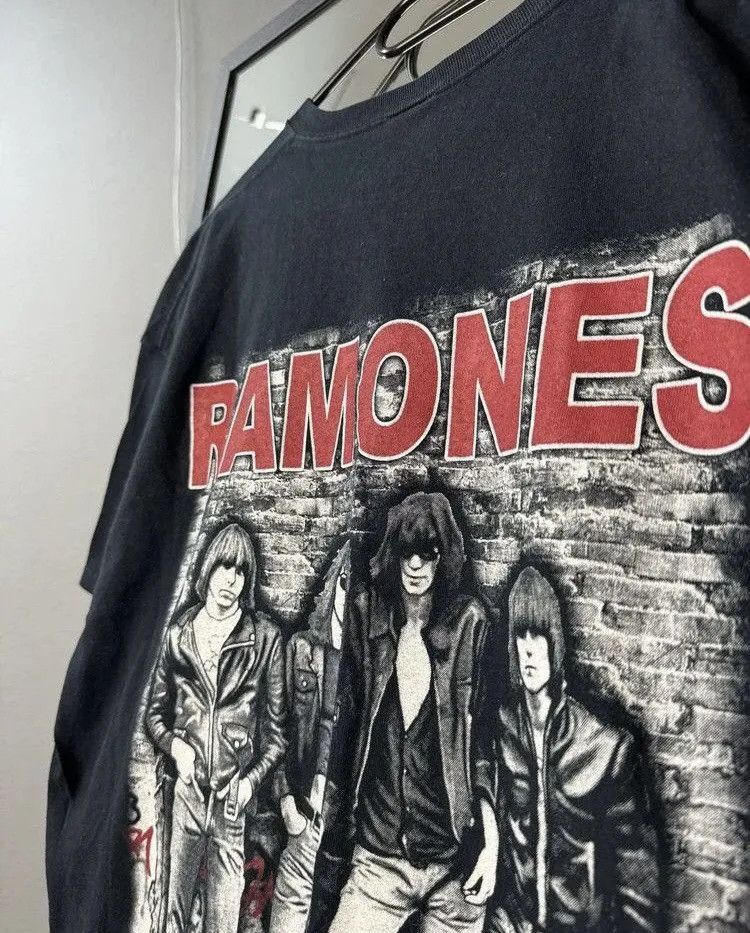 Band Tees × Vintage Ramones Vintage Tee Anthology Punk Rock Band Tee Ghotic Size US XL / EU 56 / 4 - 4 Thumbnail