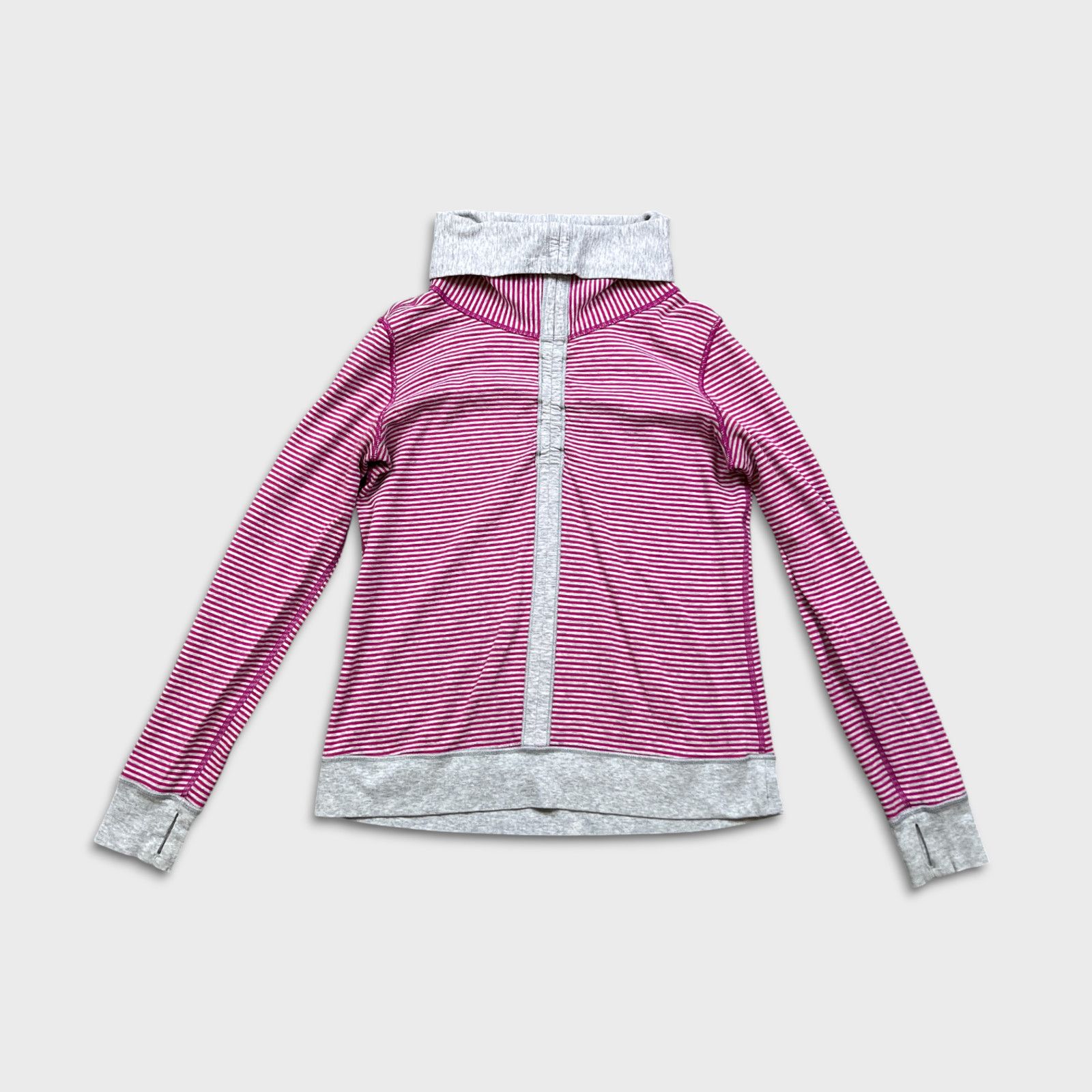 Lululemon Lululemon In A Cinch Long Sleeve Tee Reversible Sweater Size L / US 10 / IT 46 - 1 Thumbnail
