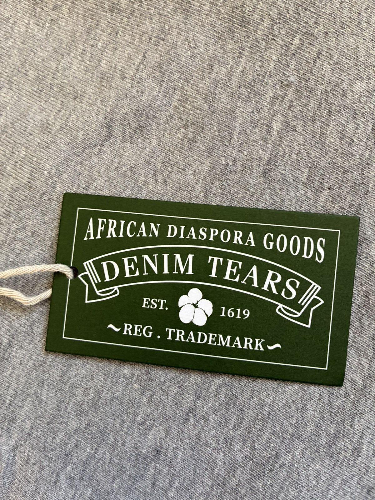 DENIM TEARS Denim Tears Floral Embroidered Logo Hoodie Size US XXL / EU 58 / 5 - 5 Thumbnail