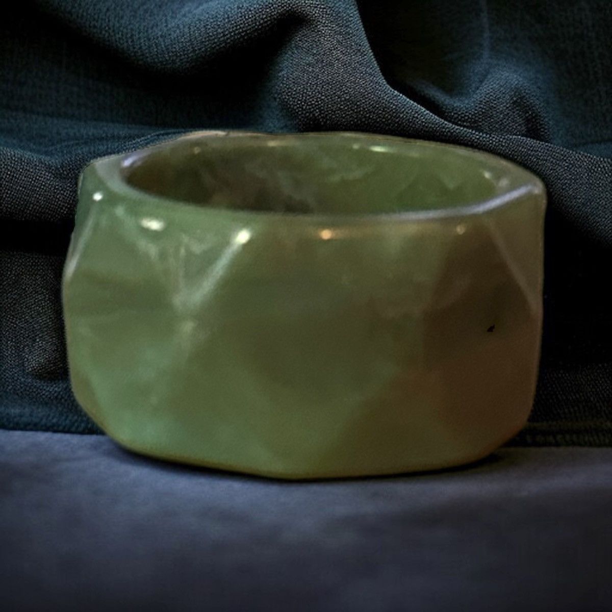 Vintage Vintage chunky faceted green marbled lucite bangle bracelet Size ONE SIZE - 1 Thumbnail