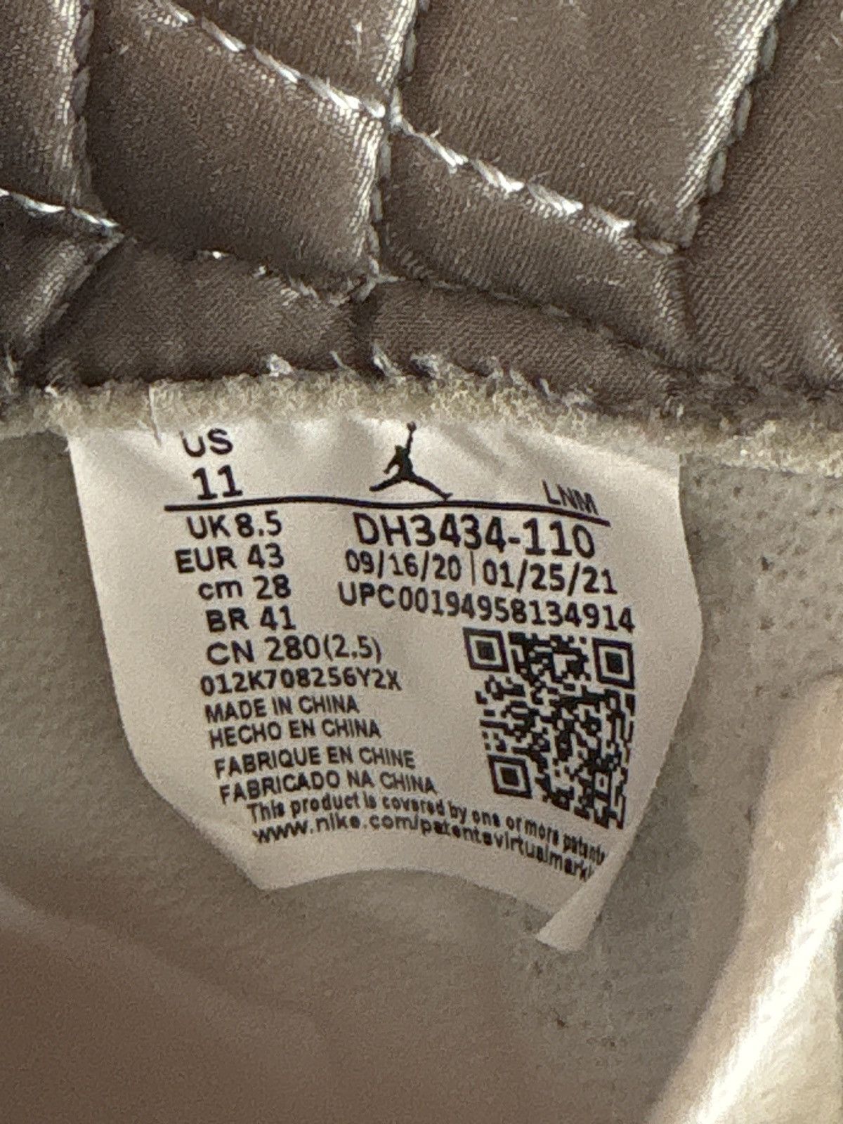 A Ma Maniere × Nike Jordan 3 a Ma Maniére Size US 9.5 / EU 42-43 - 8 Thumbnail