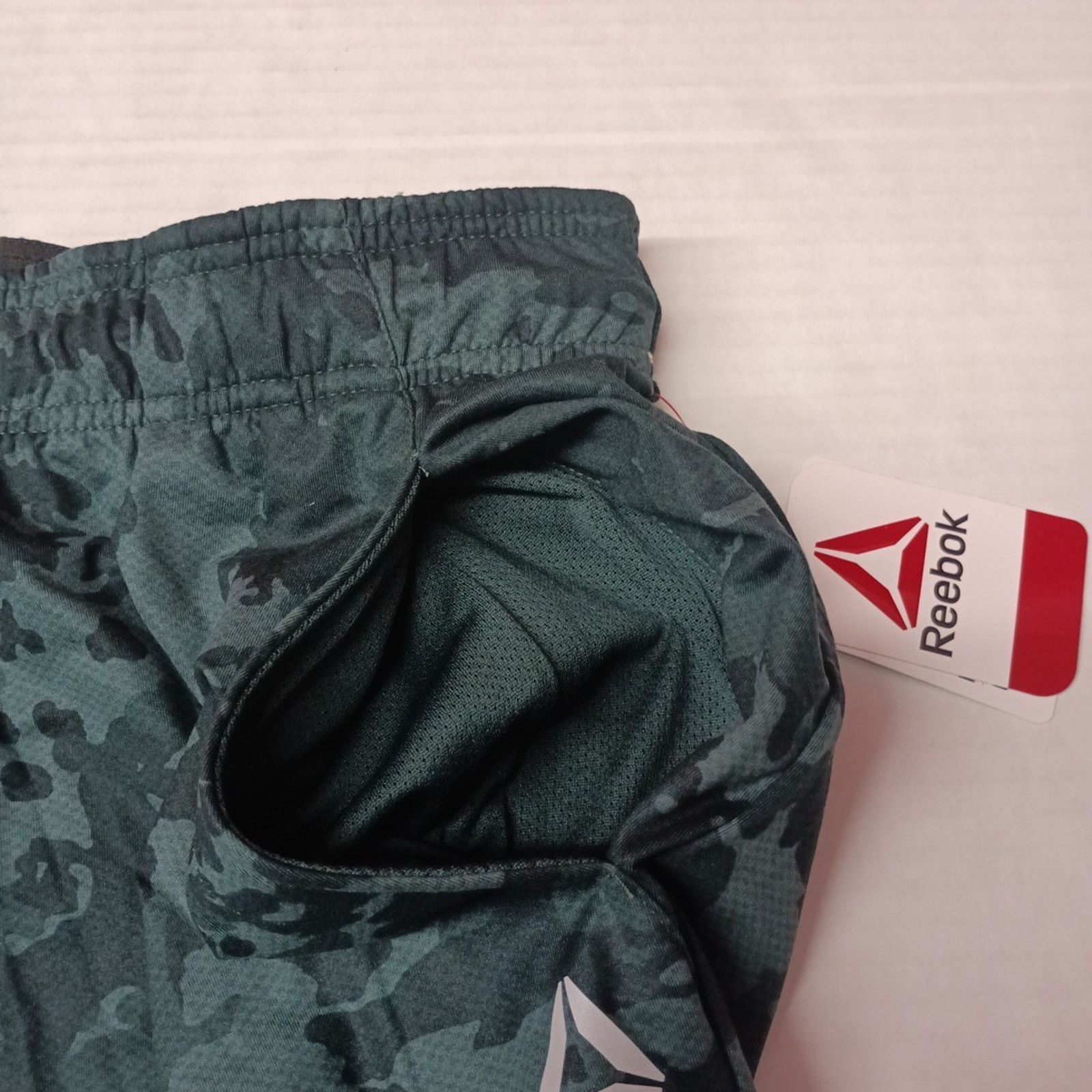 Reebok Reebok Men's L Delta Core 9" Shorts Green Camo Slim Fit NWT Size US 34 / EU 50 - 2 Thumbnail