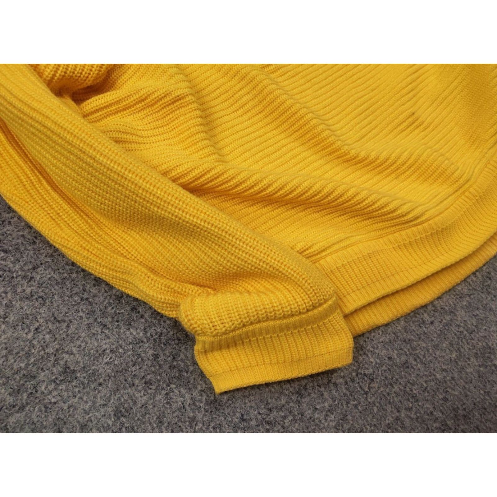 Carlo Colucci VINTAGE Carlo Colucci Logo Yellow Knit Cotton Blend Sweater M Wool? No, Cotton Blend Size US M / EU 48-50 / 2 - 6 Thumbnail