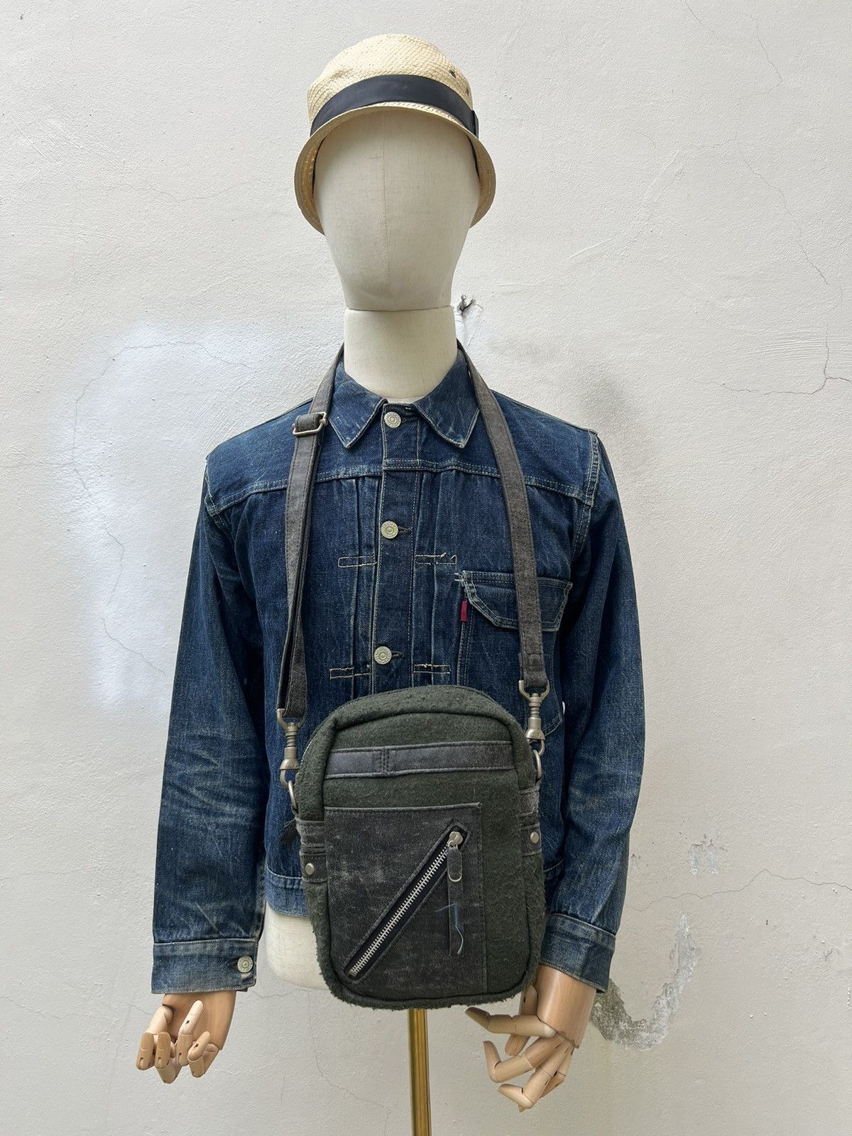 Lui's Vintage Luis Japan Distressed Hybrid Wool Leather Sling Bag Size ONE SIZE - 8 Thumbnail