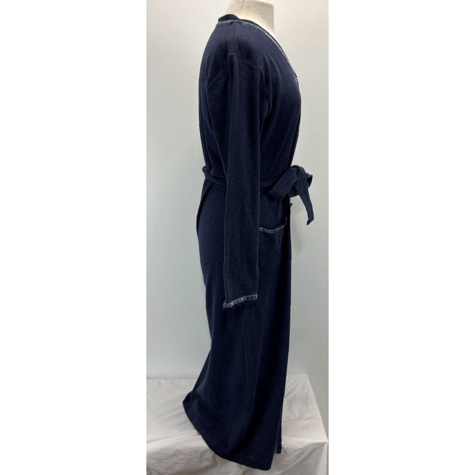 Velvet Gillian O’Malley Nightgown Robe Women’s S/M Navy Velvet Trim Button Front Long Sleeve Woman Spa Sleepwear Size ONE SIZE - 4 Thumbnail