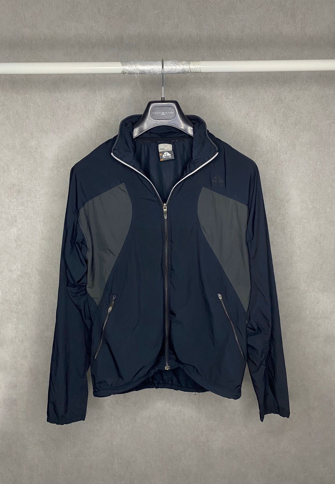 Nike × Nike ACG × Vintage Vintage Nike ACG Mens Black Light Jacket Size M Size US M / EU 48-50 / 2 - 1 Thumbnail
