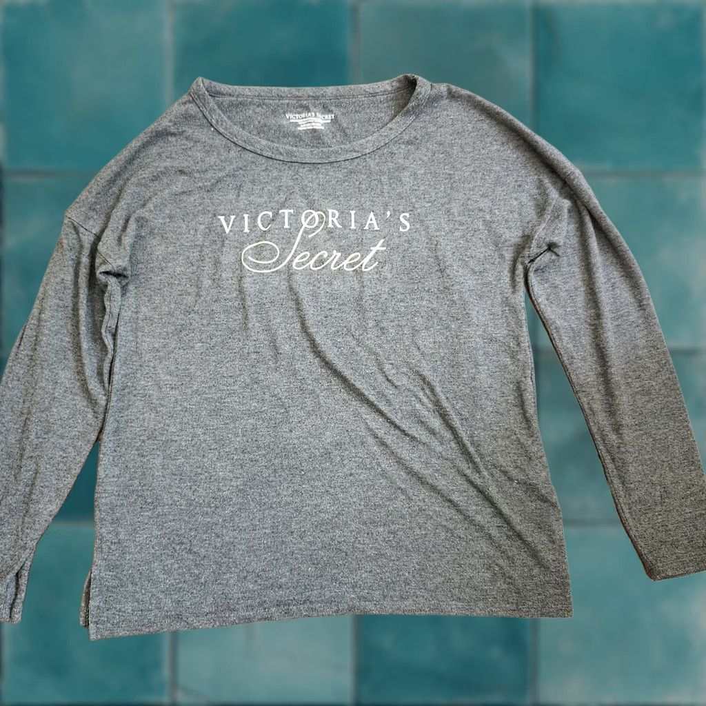 Victoria's Secret Victoria's Secret T-Shirt Women's Gray Heathered Long Sleeve Size S Size S / US 4 / IT 40 - 1 Thumbnail