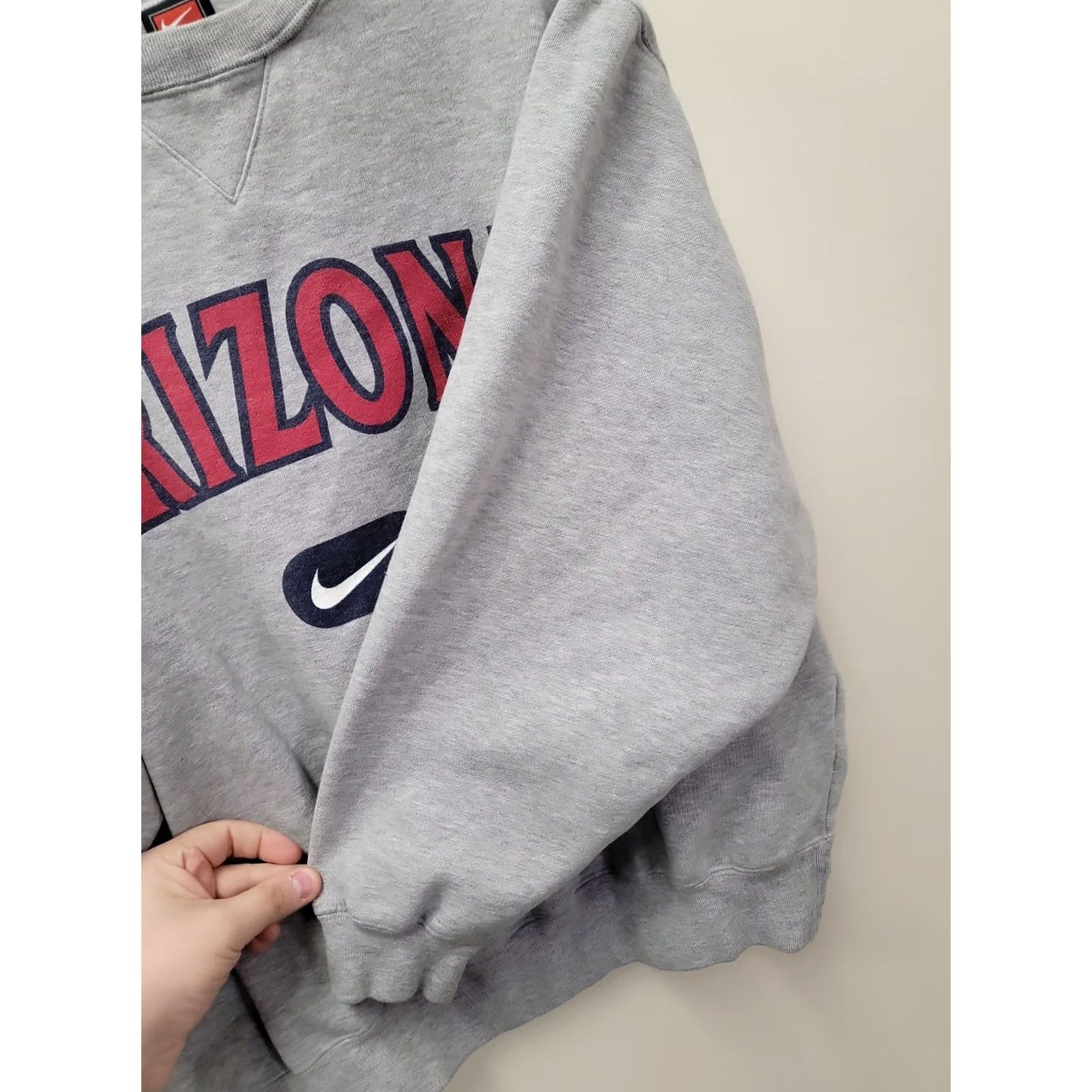 Nike VINTAGE Nike Arizona CENTER SWOOSH Sweatshirt Pullover Mens M Gray Crew Neck Long Sleeve Cotton Polyester Blend Logo Regular Size 25x25 Mw3/10 Size US M / EU 48-50 / 2 - 5 Thumbnail