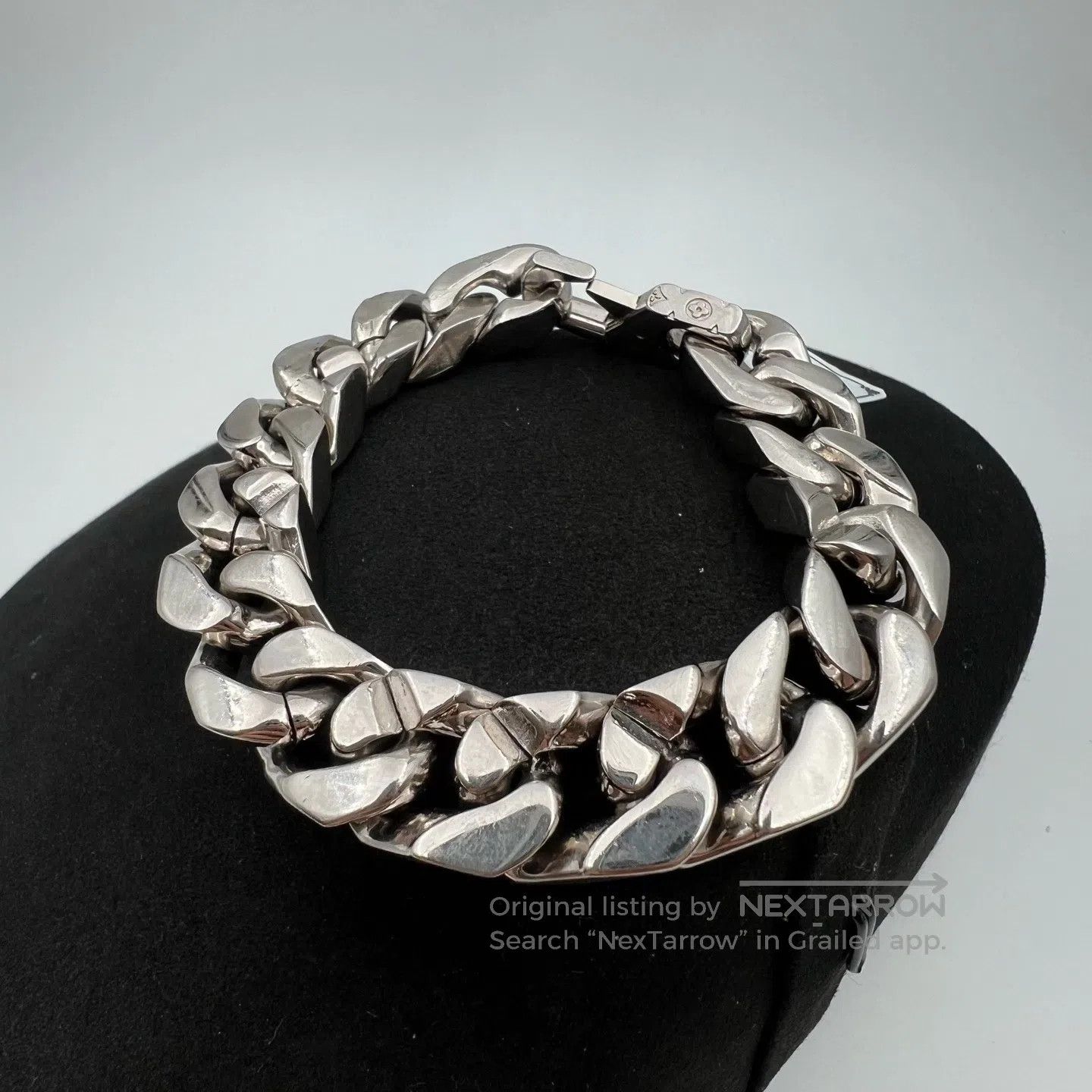 Louis Vuitton Louis Vuitton sizeM Silver Cuban Chain Bracelet Size ONE SIZE - 4 Thumbnail