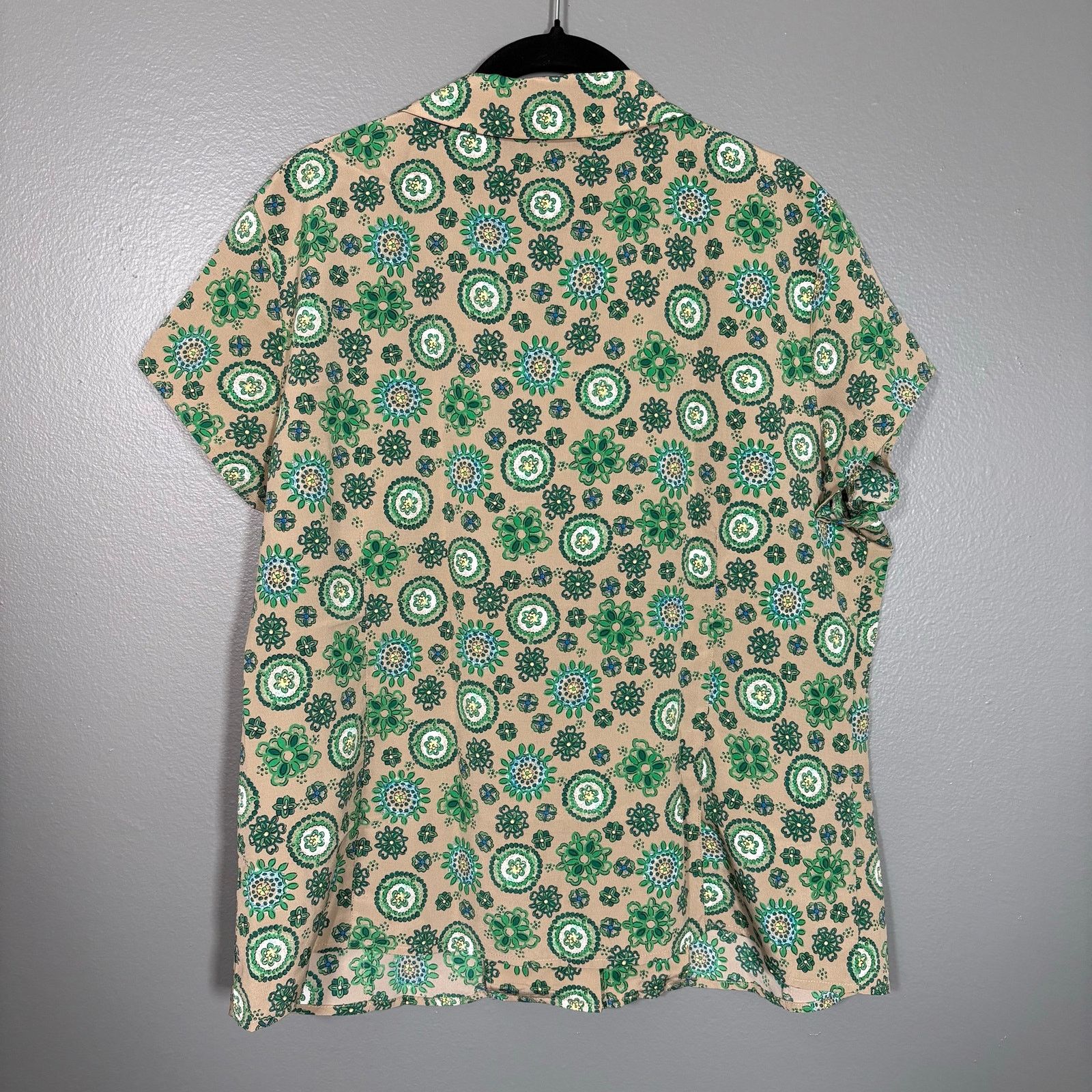 Other Sag Harbor Tan & Green Geometric Floral Button Up Top Size XXL / US 16-18 / IT 52-54 - 6 Thumbnail
