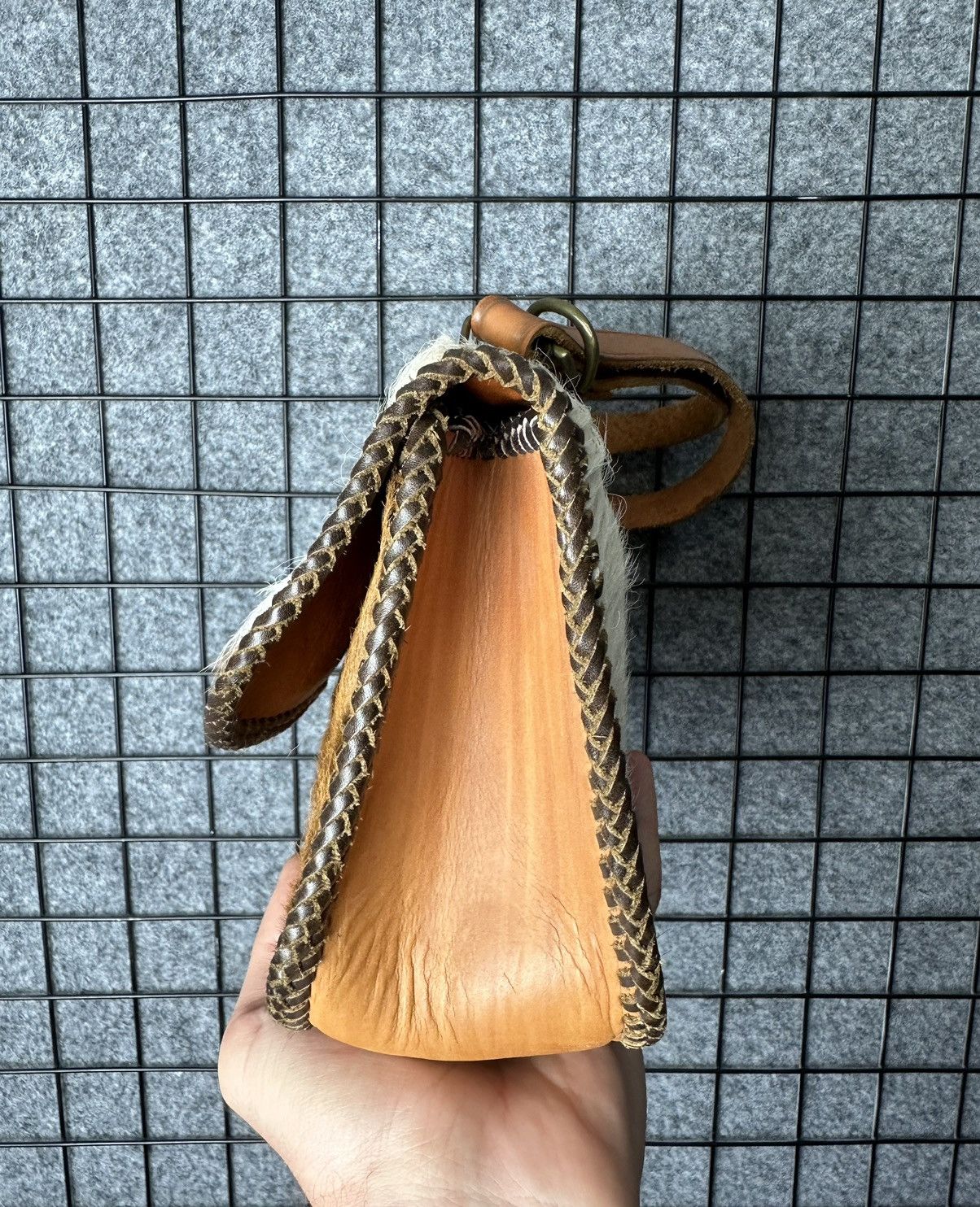 Genuine Leather Vintage Cowhide Leather Adjustable Strap Flap Bag Size OS Size ONE SIZE - 5 Thumbnail