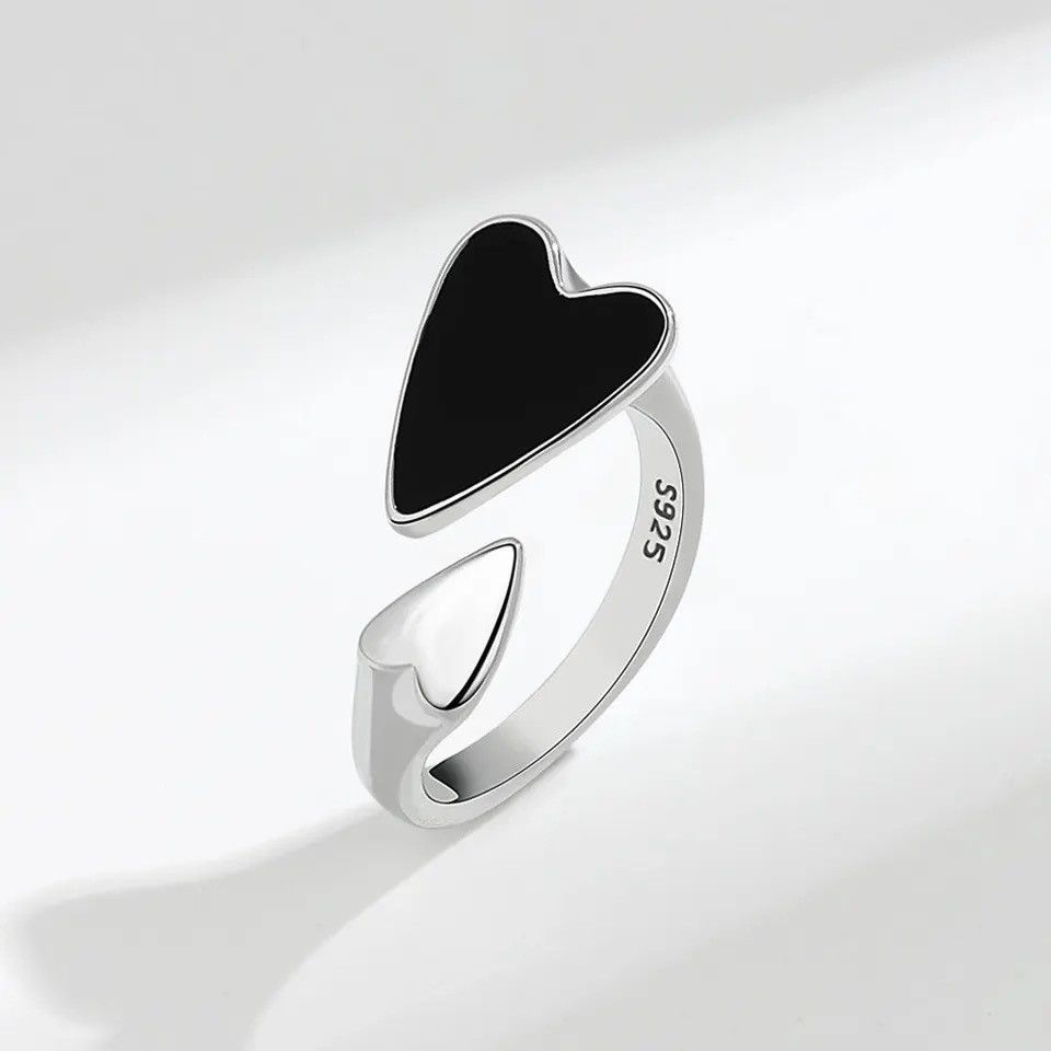 Jewelry × Vintage Romantic Black Glaze Heart Ring Size ONE SIZE - 1 Thumbnail