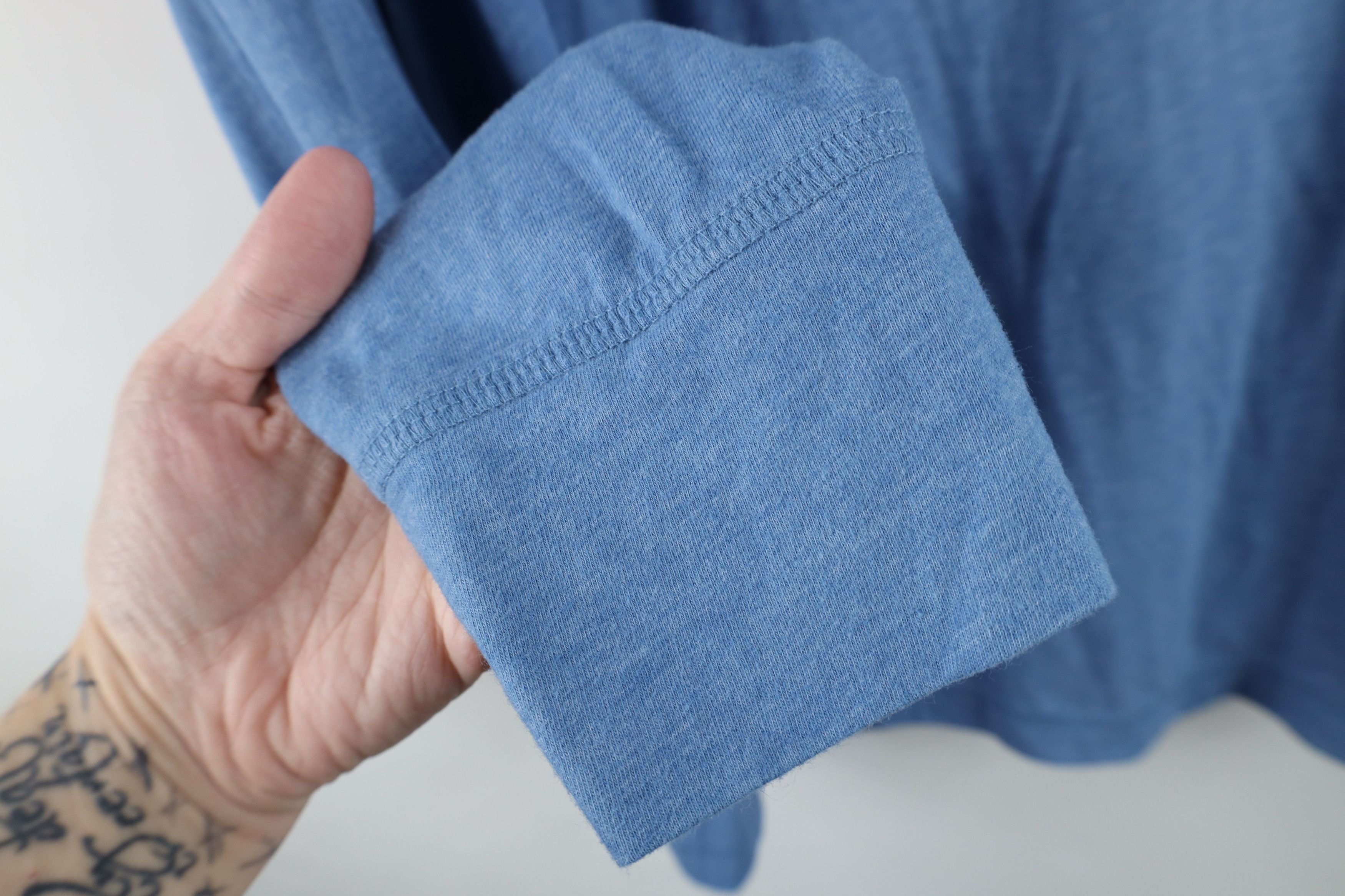 UNTUCKit Untuckit Blank Jersey Knit Long Sleeve T-Shirt Heather Blue Size US L / EU 52-54 / 3 - 5 Thumbnail