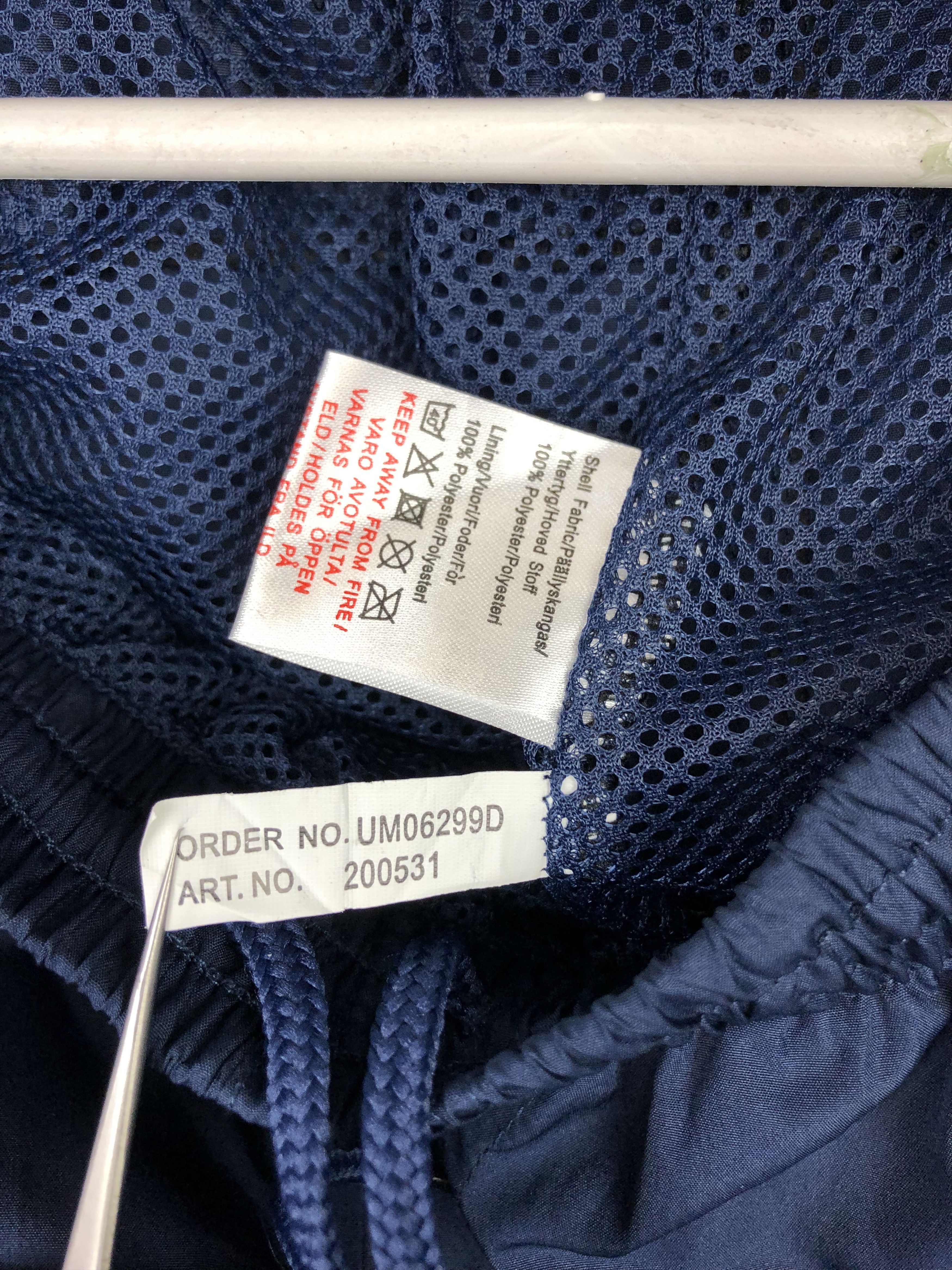 Umbro × Vintage Vintage Umbro Sweden Football Sweatpants Track Pants Soccer Size US 32 / EU 48 - 8 Thumbnail