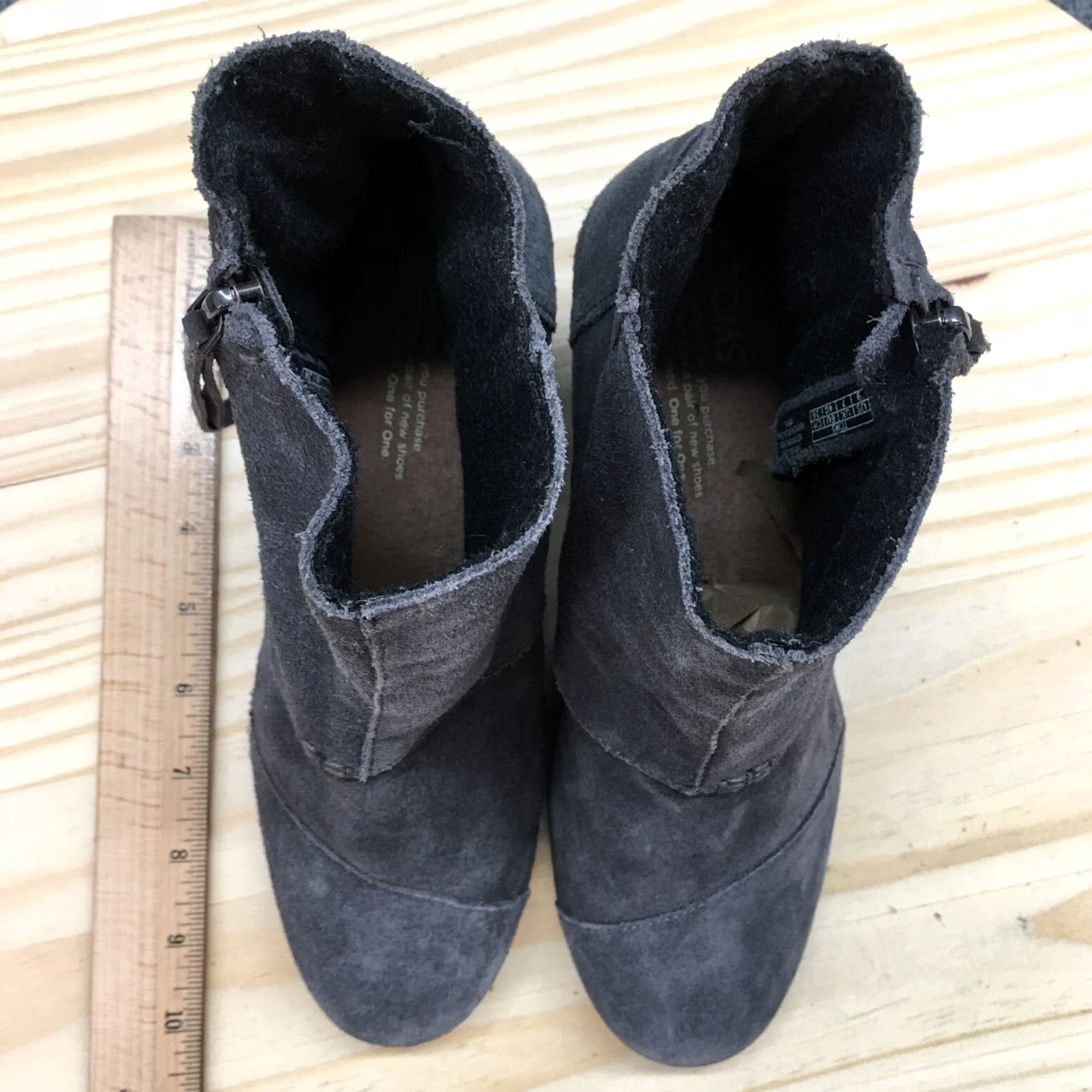 Toms TOMS Boots Womens 9 Ankle Booties Wedge Heels Casual Gray Leather Zipper Bootie Mens, Womens, Girls Size US 9 / IT 39 - 7 Thumbnail
