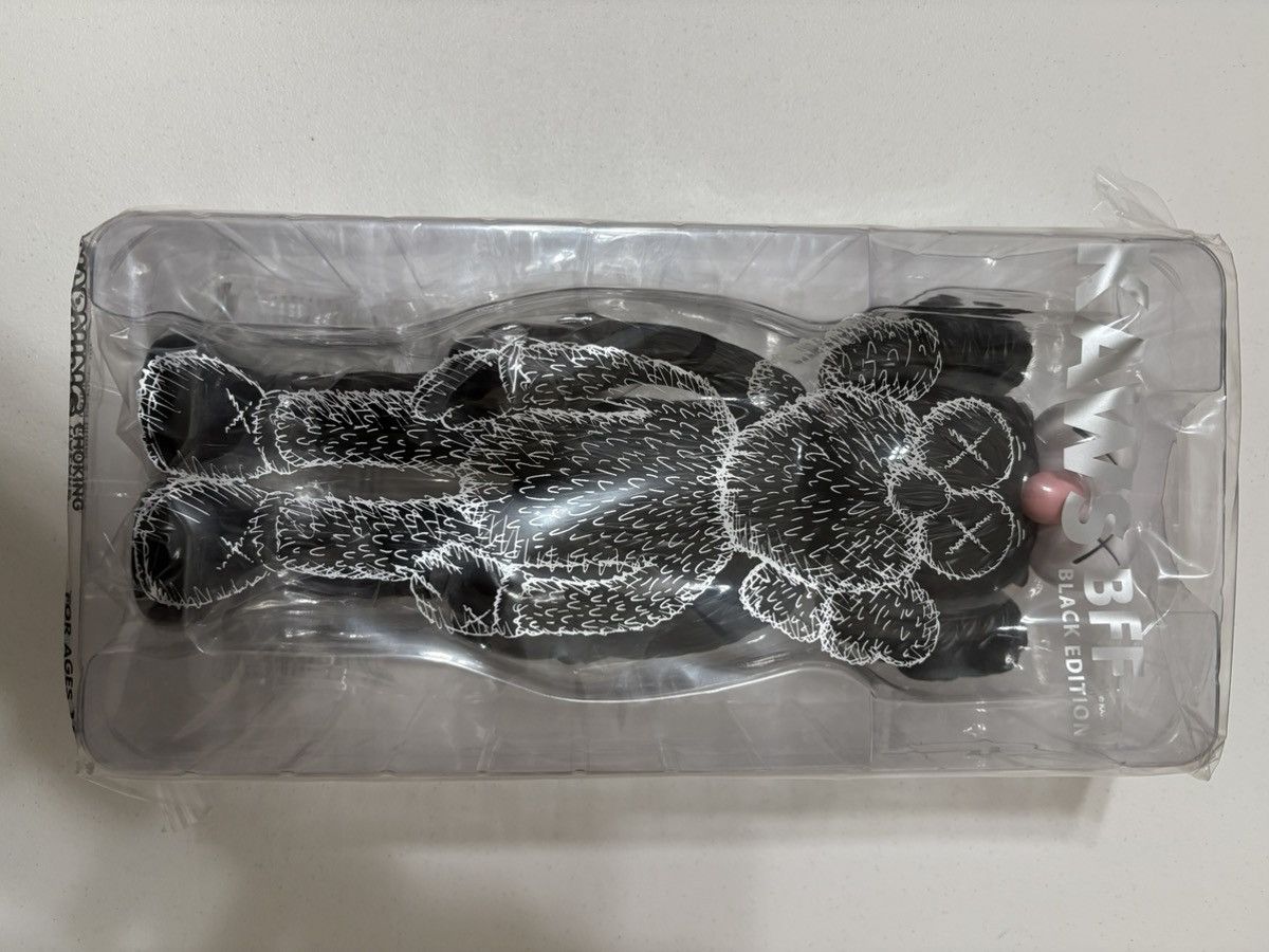Kaws Kaws BFF Vinyl Figure Black Size ONE SIZE - 1 Thumbnail
