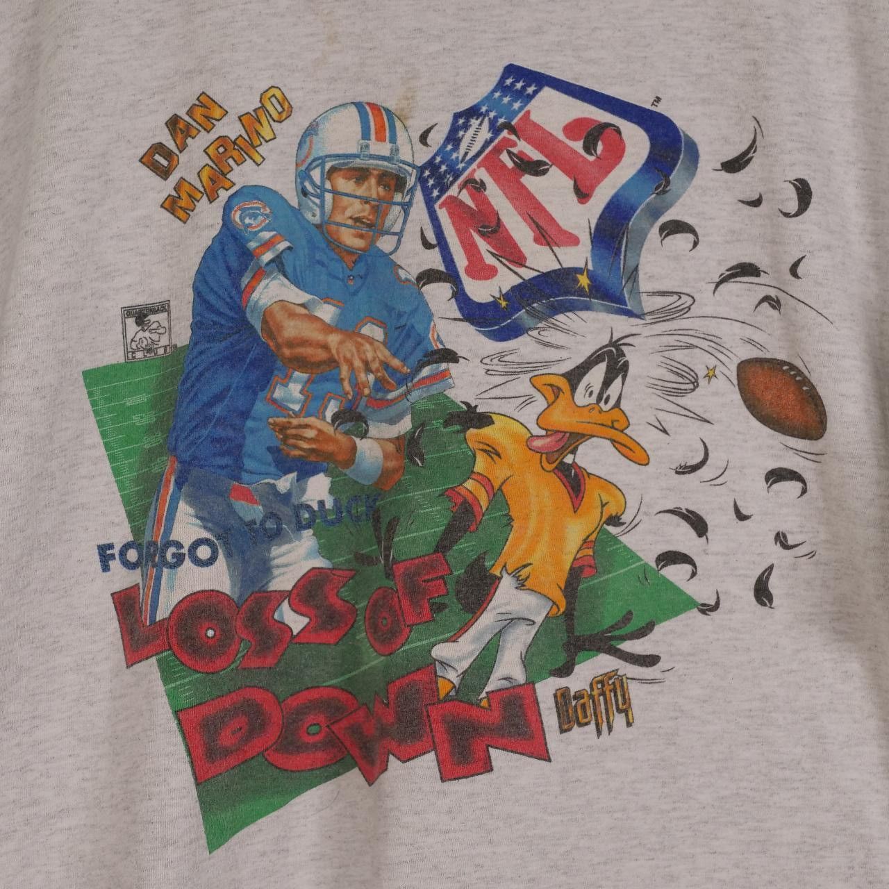 Vintage × Warner Bros Vintage 1995 Dan Marino Daffy Duck Miami Dolphins Tee Size US XXL / EU 58 / 5 - 2 Thumbnail