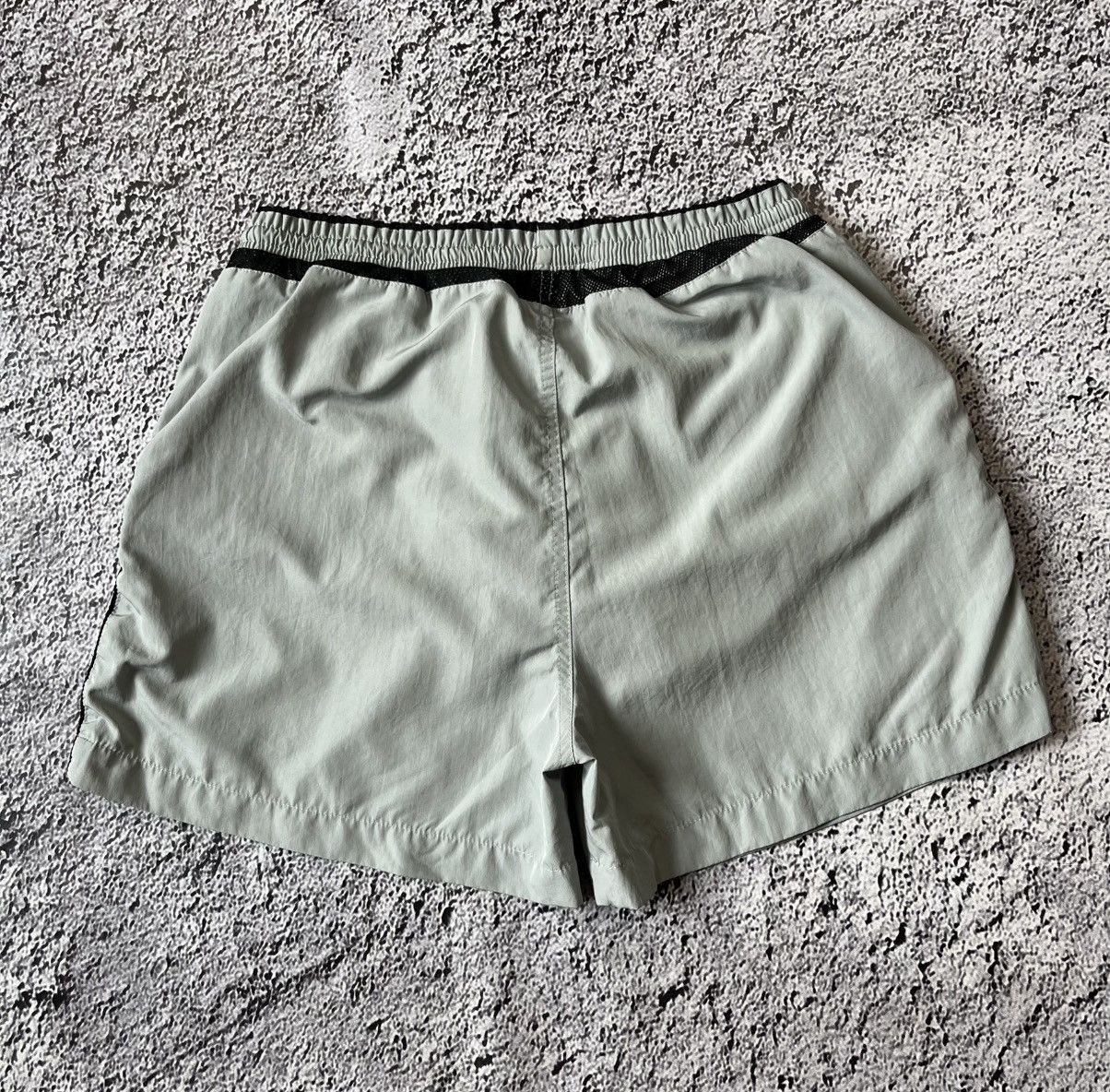 Nike Nike Vintage Y2K Swim Shorts Beige Mesh Lined Size XL Size US 29 - 2 Thumbnail