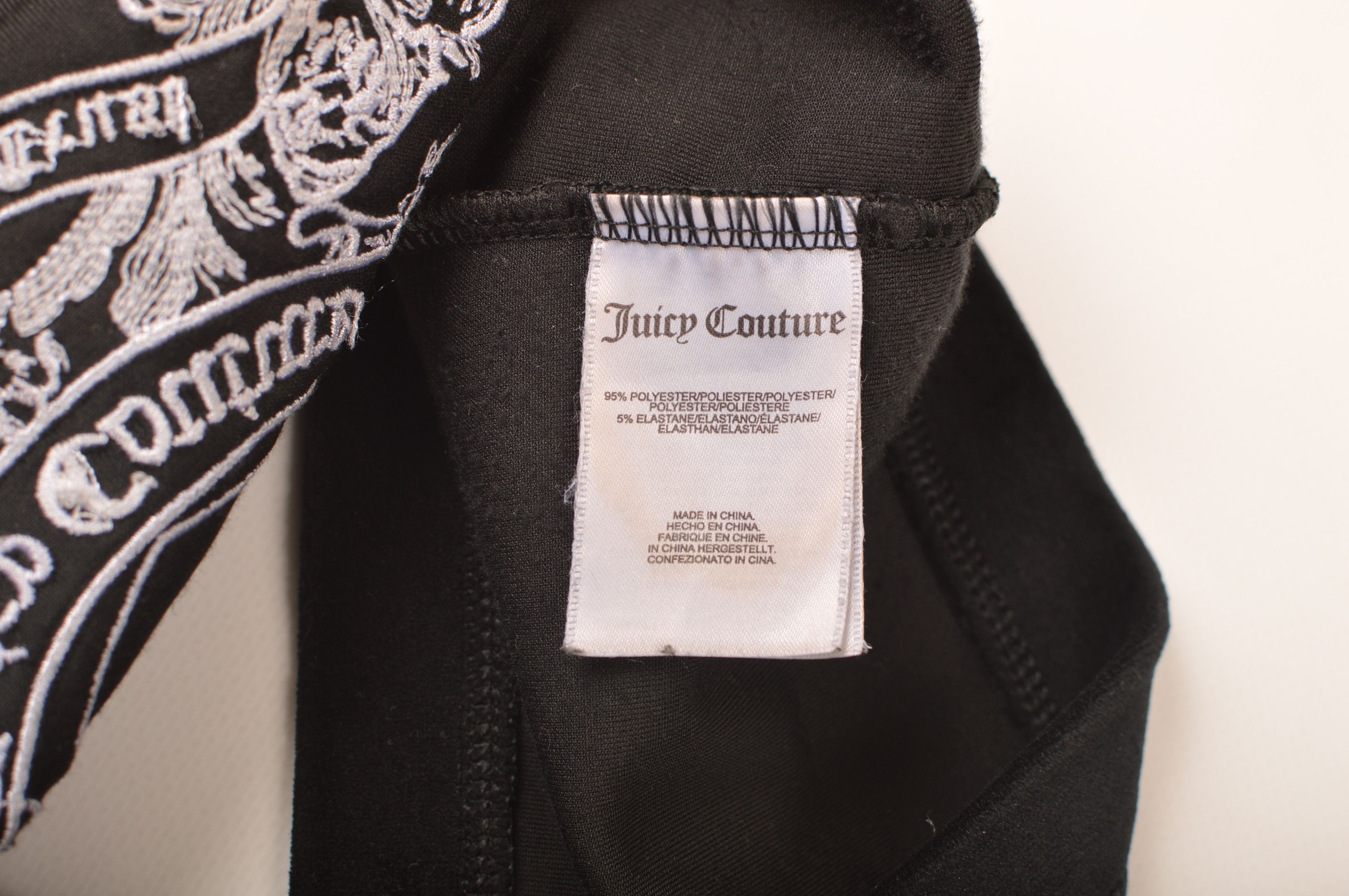 Juicy Couture × Vintage Juicy Couture Vintage Big Logo Black Velour Cropped Top Size M / US 6-8 / IT 42-44 - 4 Thumbnail