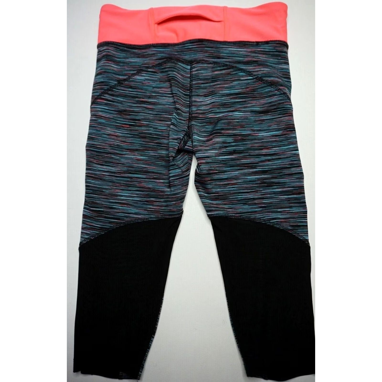 Logo Athletic Vogo Athletica Women S Poly Spandex Hot Pink Compression Leggings Capris Leggings Womens S Color Multicolor Crew/Capri Style compression Size 28" / US 6 / IT 42 - 3 Thumbnail