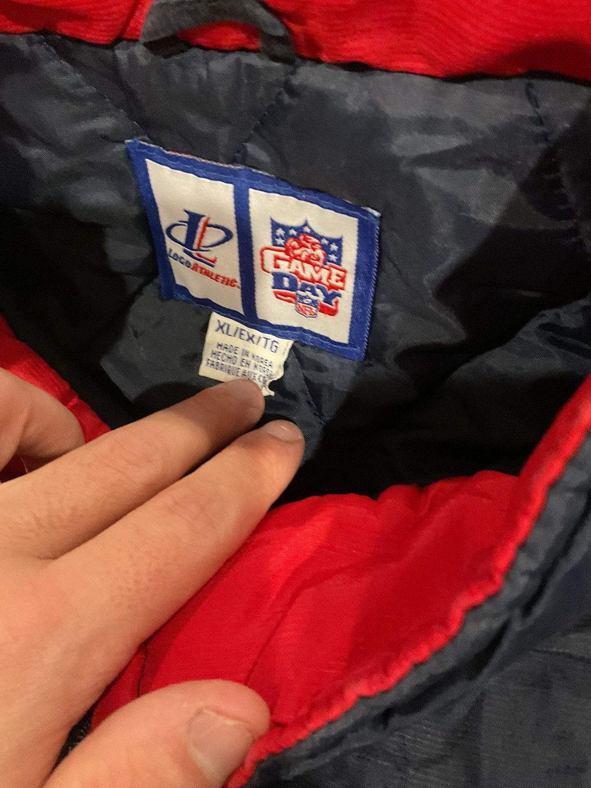 NFL × Vintage New England Patriots NFL puffer jacket in black and red Size US XL / EU 56 / 4 - 3 Thumbnail