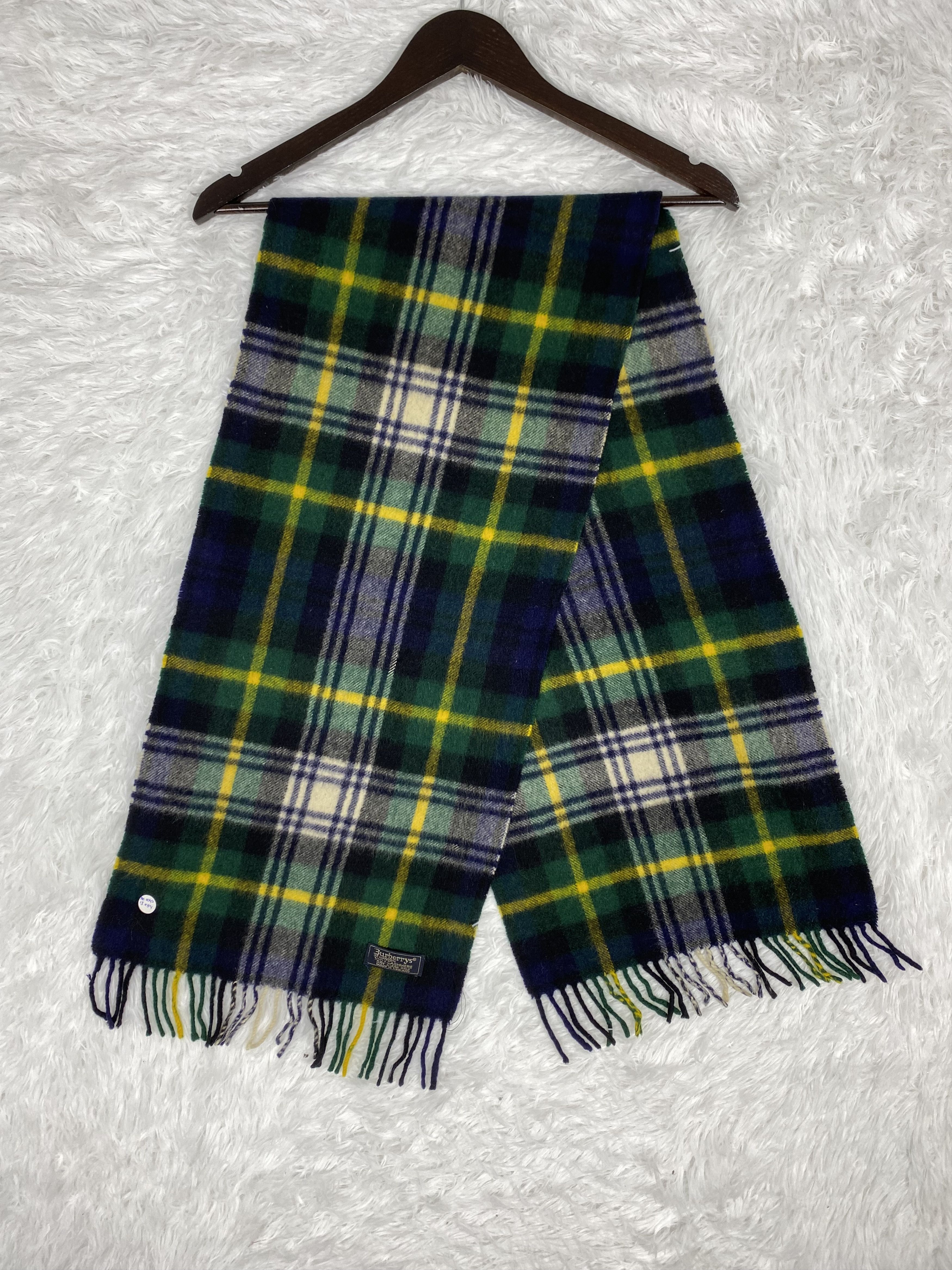 Burberry Vintage Burberry Scarf / Muffler Neckwear PM0042 Size ONE SIZE - 1 Thumbnail