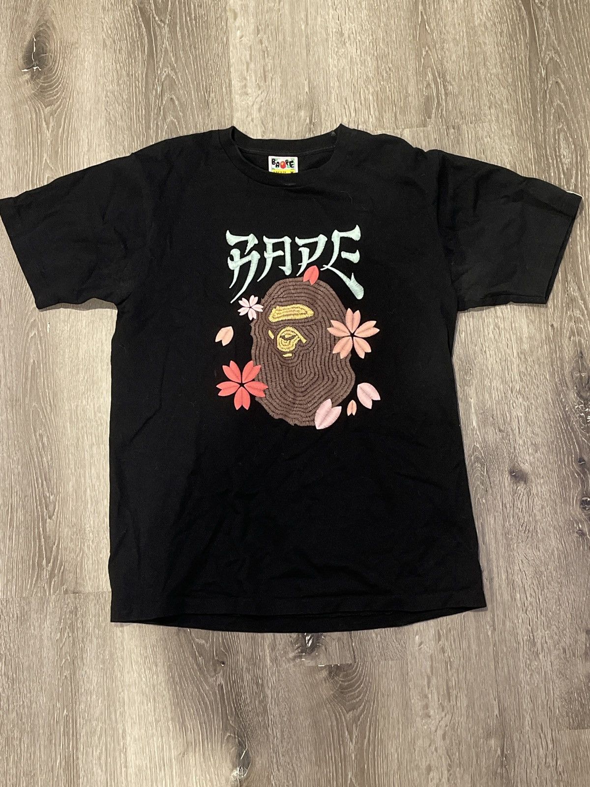 Bape Bape Sakura Tee Size US M / EU 48-50 / 2 - 1 Thumbnail