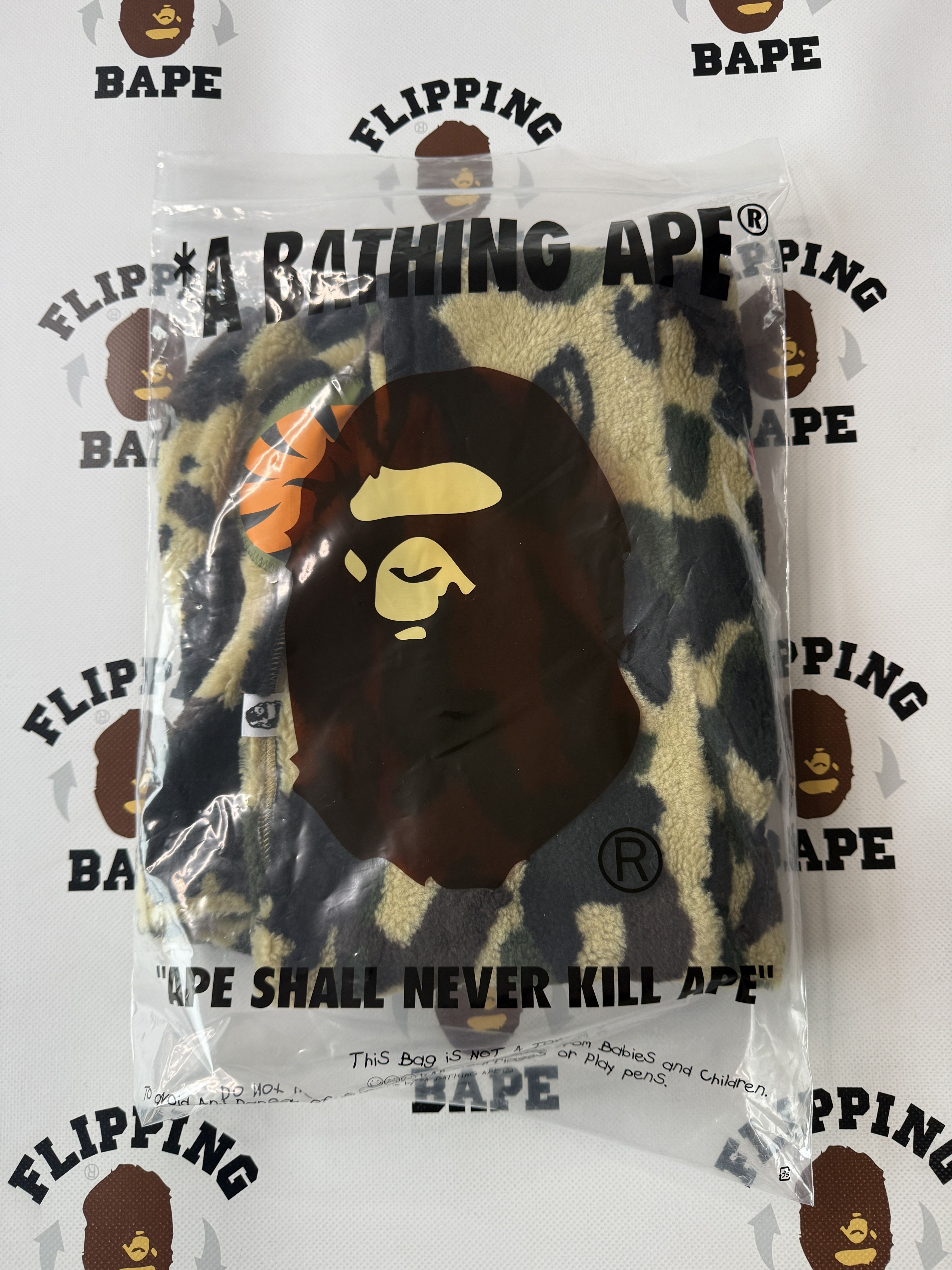 Bape 1ST CAMO SHARK BOA SNOOD Size ONE SIZE - 15 Thumbnail