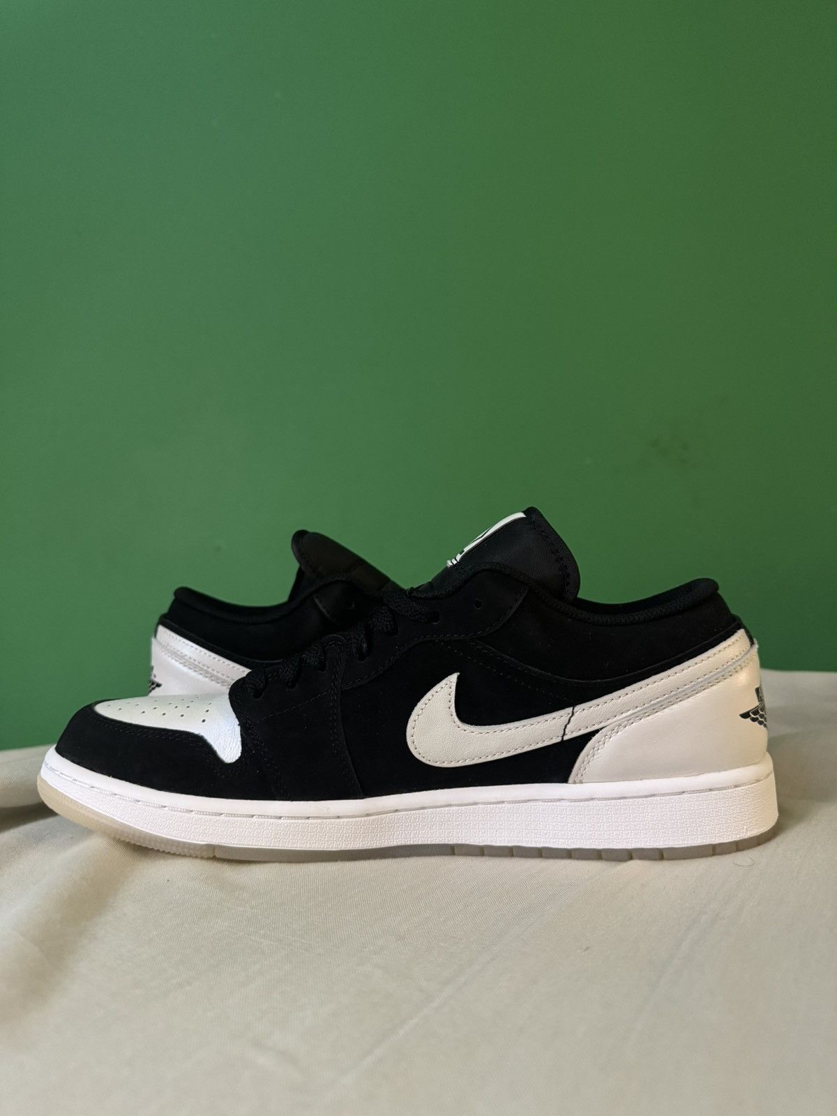 Jordan Brand Jordan 1 low diamond shorts 2022 Size US 11.5 / EU 44-45 - 2 Thumbnail