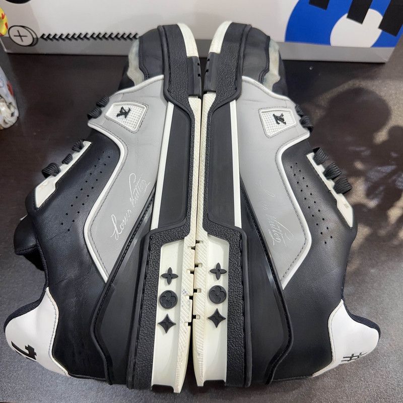 Louis Vuitton Louis Vuitton Black Trainer Sneakers for Men -2508 Size US 9.5 / IT 39.5 - 5 Thumbnail