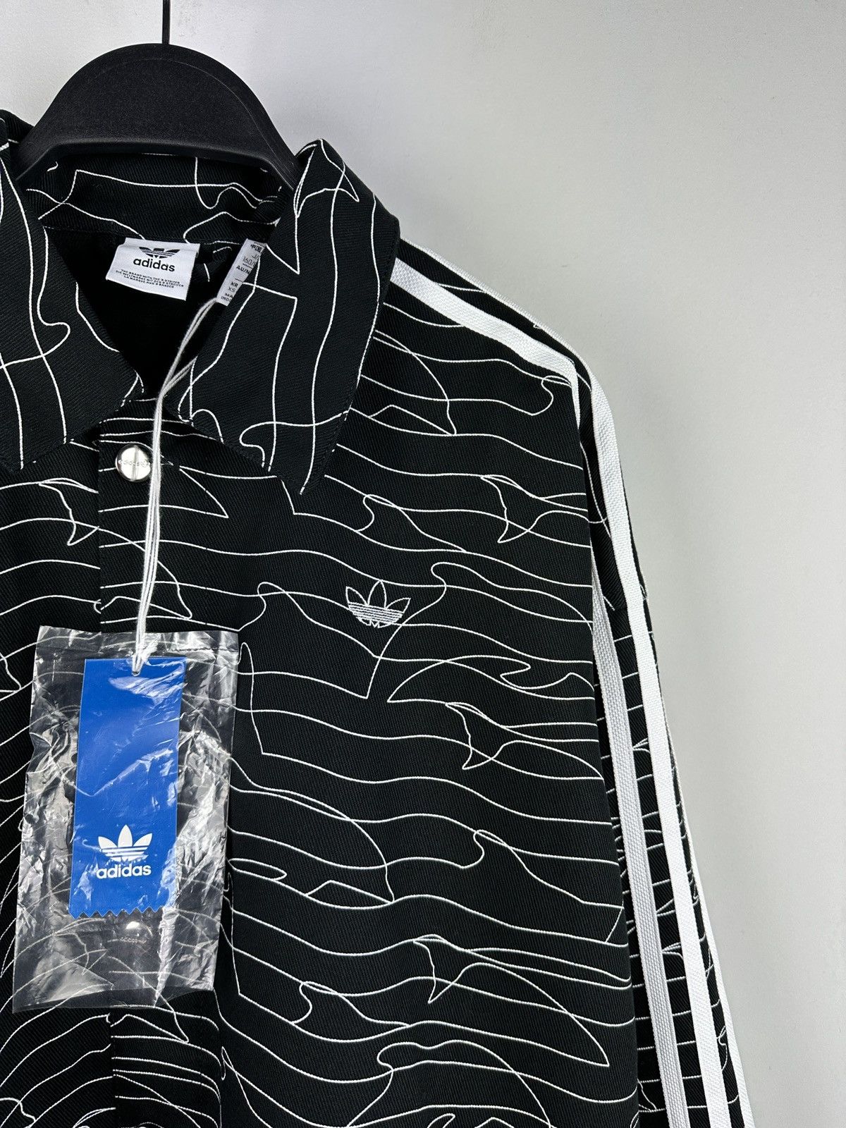 Adidas NEW🏷️ Adidas Originals Dolphin Print Jacket Size US S / EU 44-46 / 1 - 3 Thumbnail