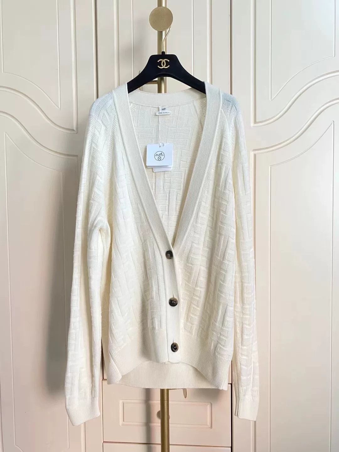 Hermes Hermes White Cardigan Sweater New Size US S / EU 44-46 / 1 - 1 Thumbnail