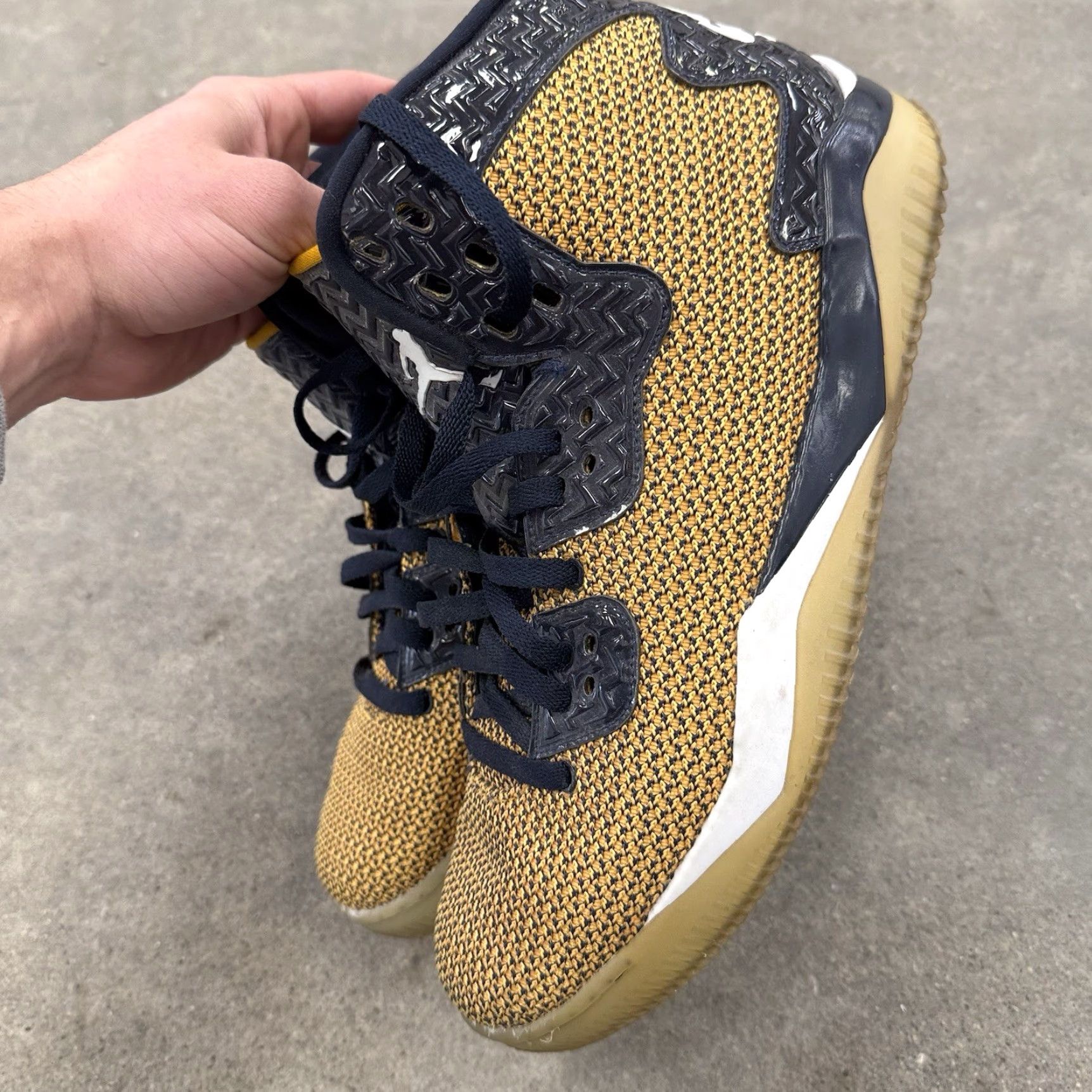 Nike Nike Air Jordan Spike Forty Lee Dunk From Above Gold Leaf Size 12 819952-706 Size US 12 / EU 45 - 6 Thumbnail