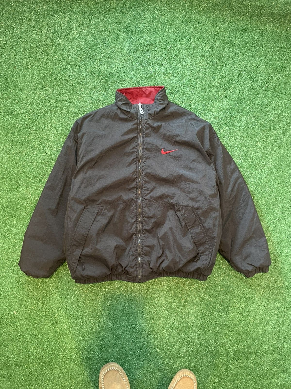 Nike Vintage 90s Black And Red Reversible Nike Puffer Jacket Size US L / EU 52-54 / 3 - 1 Thumbnail