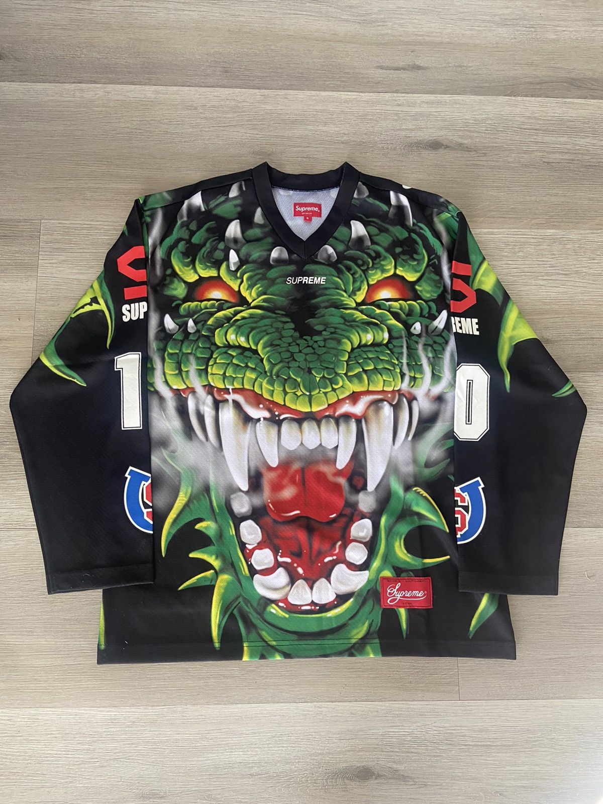 Supreme shops Dragon Hockey Jersey Size M