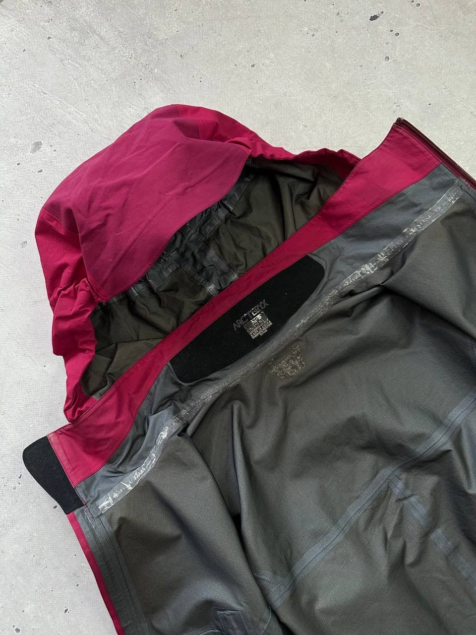 Arc'teryx Arc’teryx Gore-Tex Pro Beta AR Women’s Hooded Jacket Pink Size L / US 10 / IT 46 - 18 Thumbnail