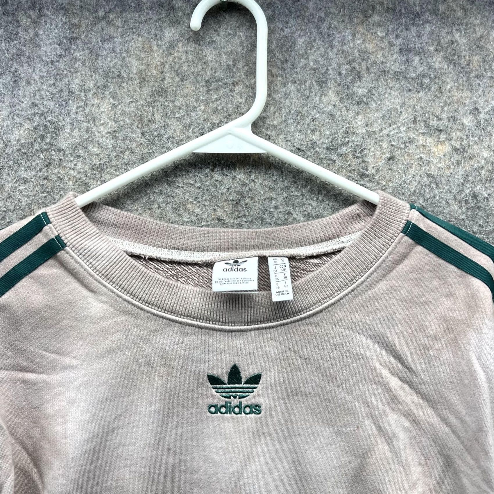 Adidas VINTAGE Adidas Sweater Women Small Trefoil Green Crewneck Sweatshirt Pullover Cropped Size S / US 4 / IT 40 - 3 Thumbnail