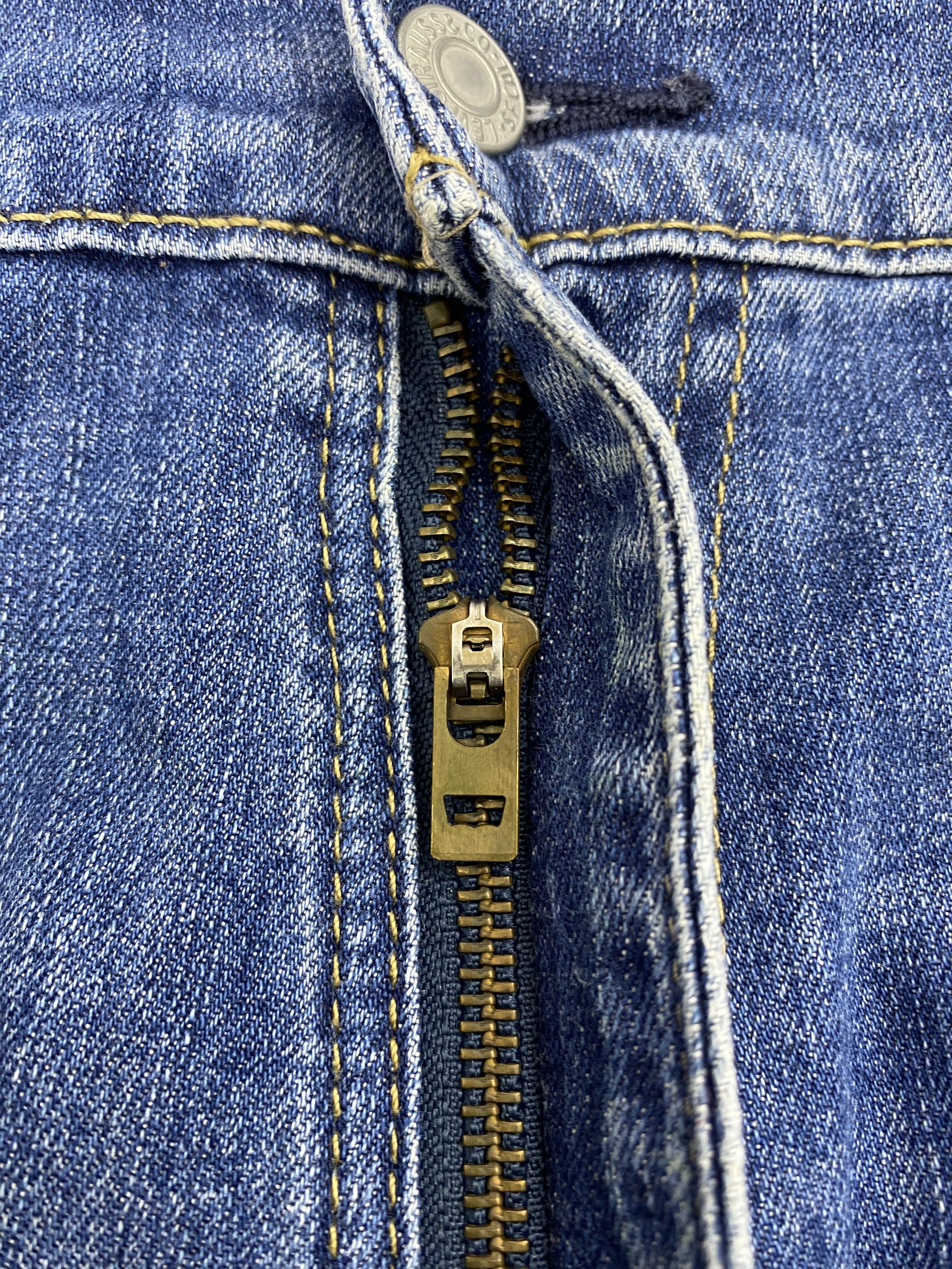 Levi's × Vintage Vintage Levi's 514 Distressed Blue Denim Jeans Size US 34 / EU 50 - 13 Thumbnail