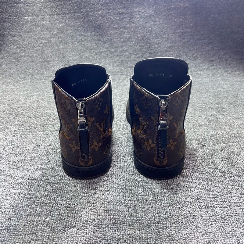 Louis Vuitton Louis Vuitton Black Monogram High-Top Sneakers - Size US 8 / EU 41 - 5 Thumbnail