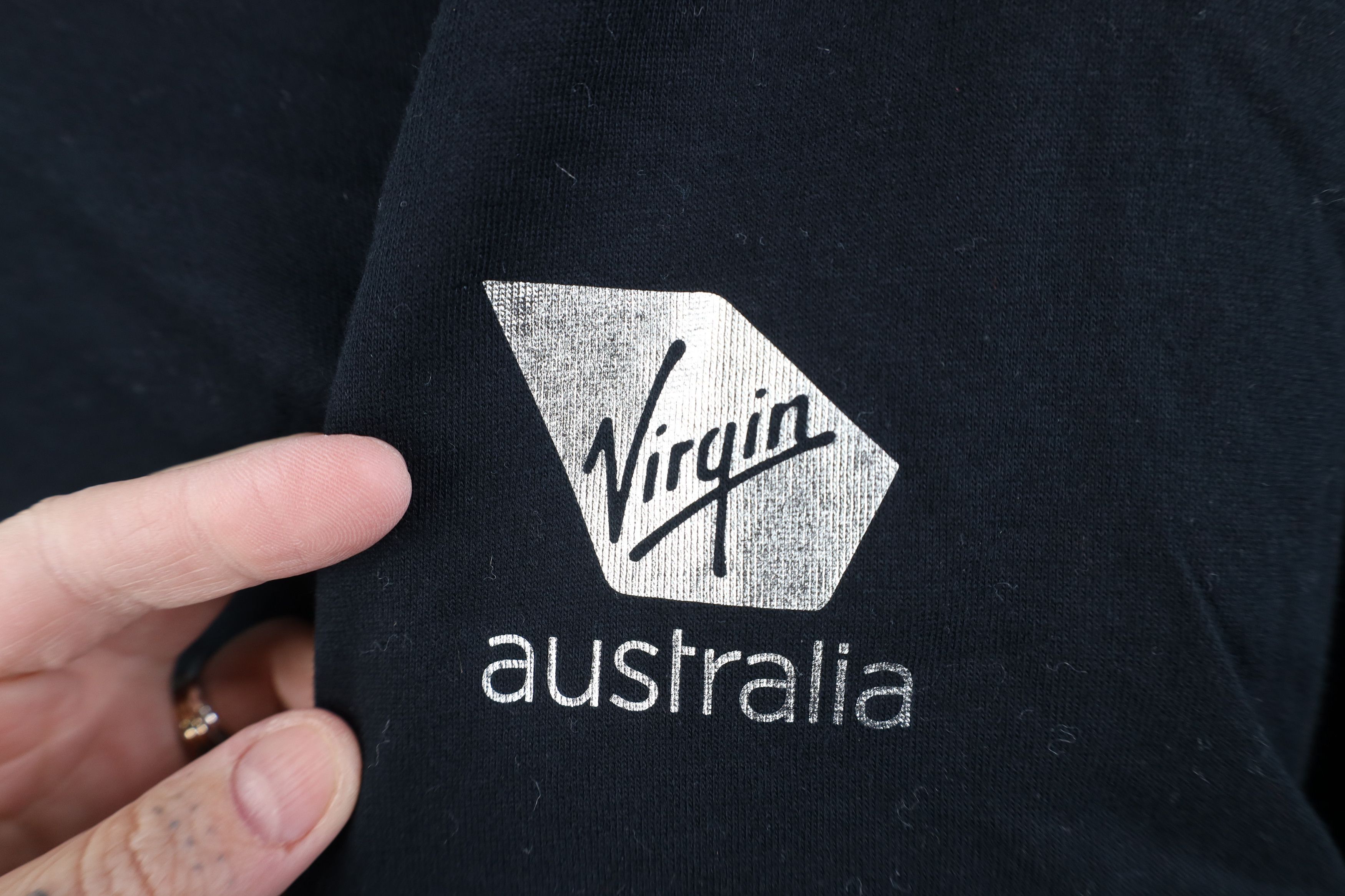 Vintage Vintage 90s Virgin Airlines Australia Long Sleeve T-Shirt Size US M / EU 48-50 / 2 - 4 Thumbnail