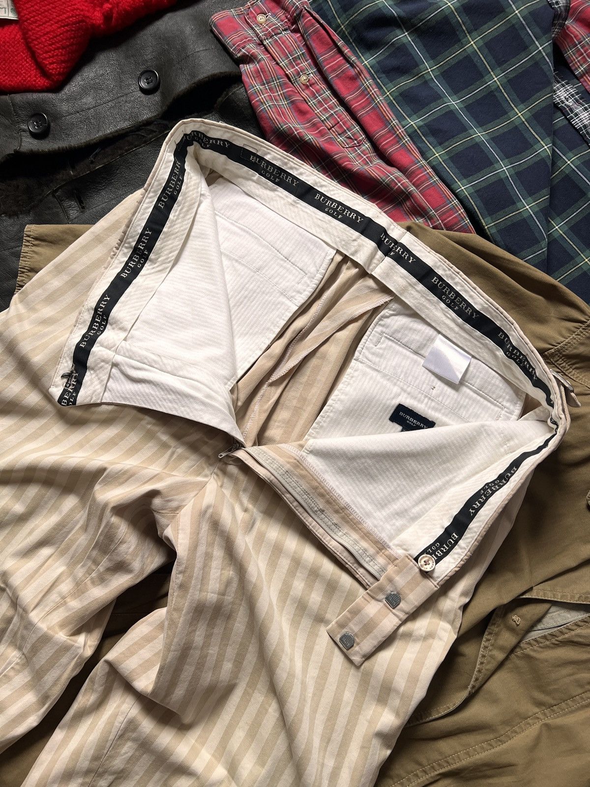 Burberry Rare Vintage Burberry Golf 3/4 Shorts Paul Harnden Style Size US 36 / EU 52 - 7 Thumbnail