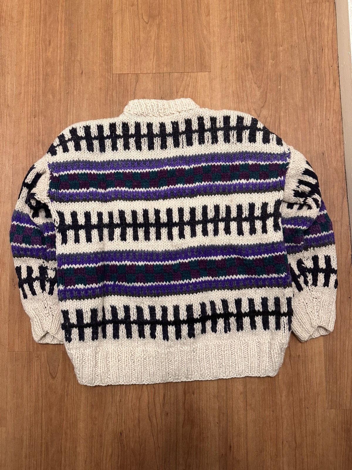 Vintage Vintage handmade in Ecuador chunky knit 100% wool sweater Size US L / EU 52-54 / 3 - 2 Thumbnail