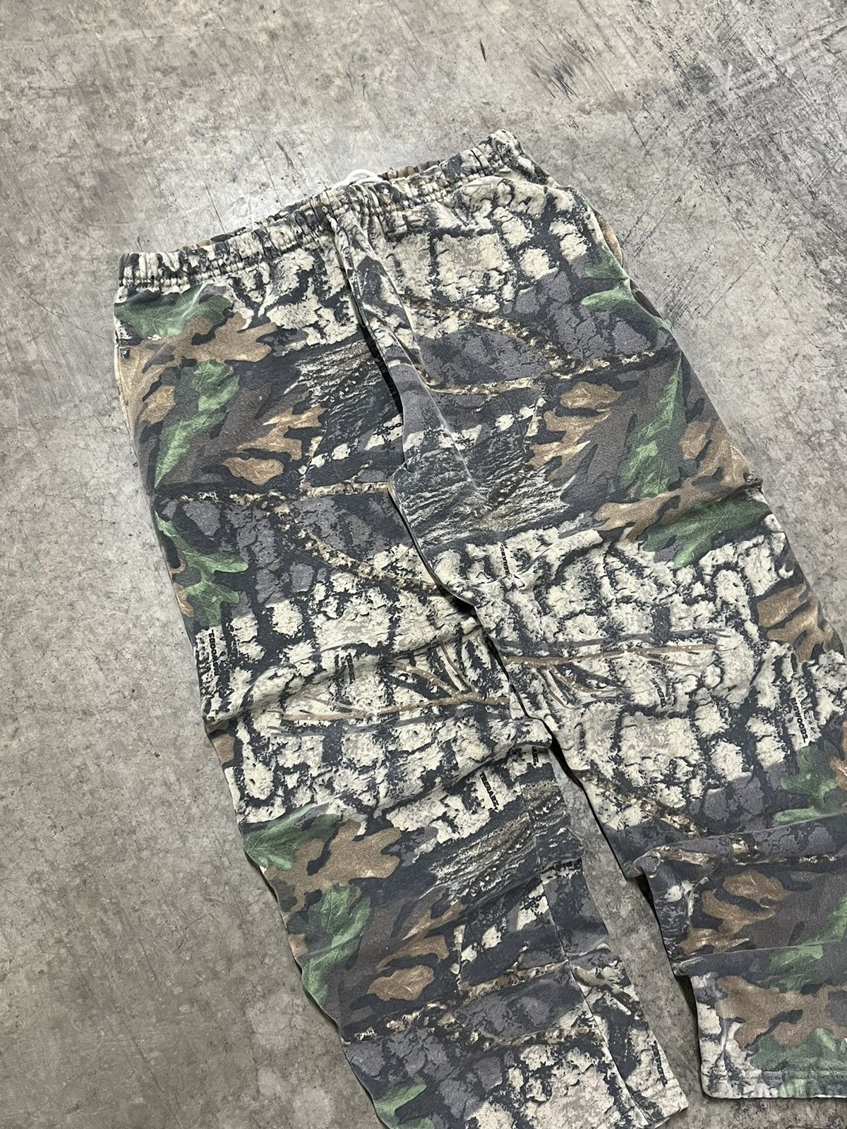 Carhartt × Vintage Realtree camo vintage heavy cotton jerzees sweatpants baggy Size US 34 / EU 50 - 5 Thumbnail