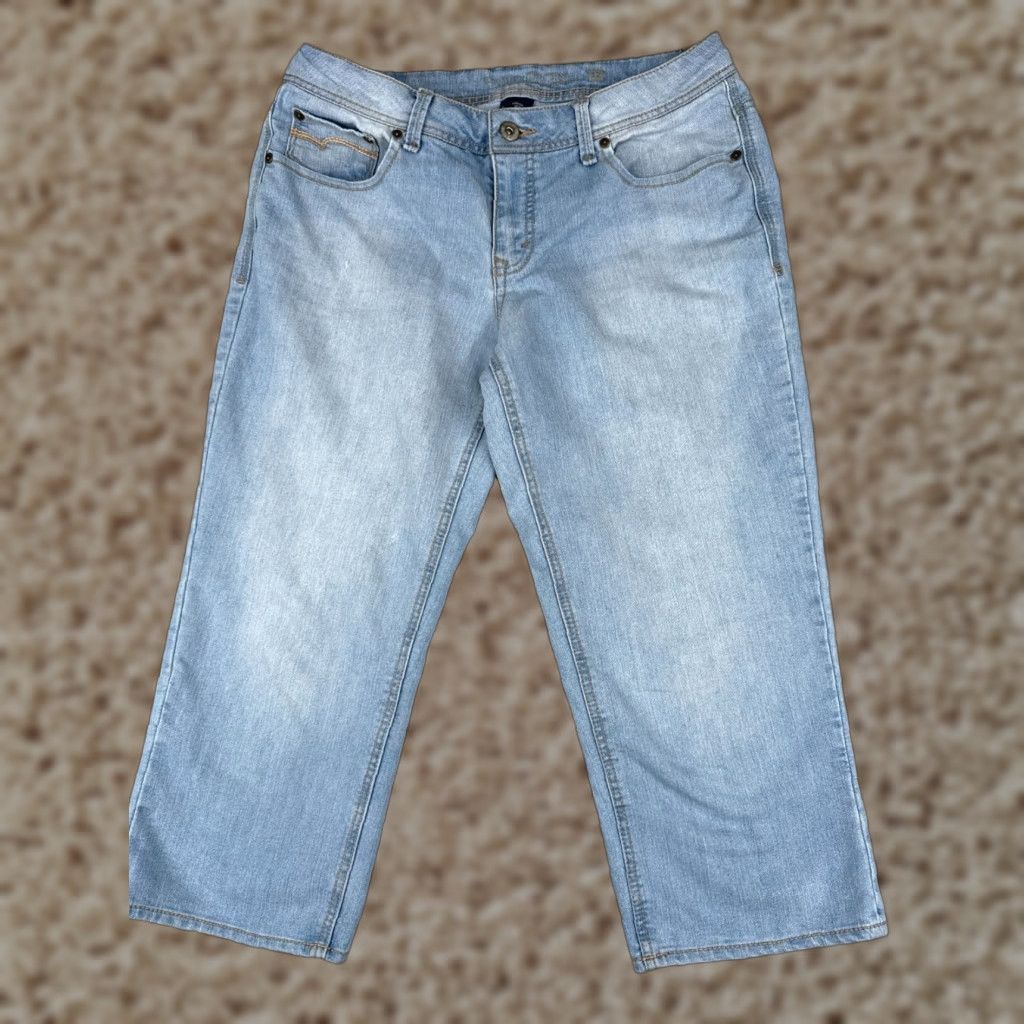 Faded Glory Faded Glory Women's Capris Pants 12 Blue Denim Crop Mid Rise Casual Comfortable Cotton Blend Size 34" / US 12 / IT 48 - 1 Thumbnail