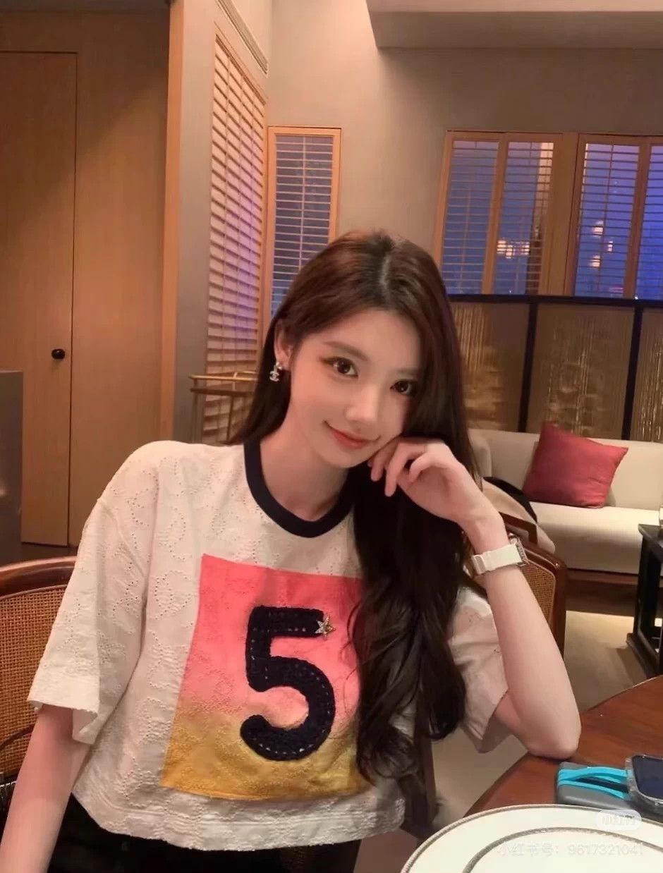 Chanel Chanel Color Blocked Logo T-shirt 34/36 Size XS / US 0-2 / IT 36-38 - 1 Thumbnail